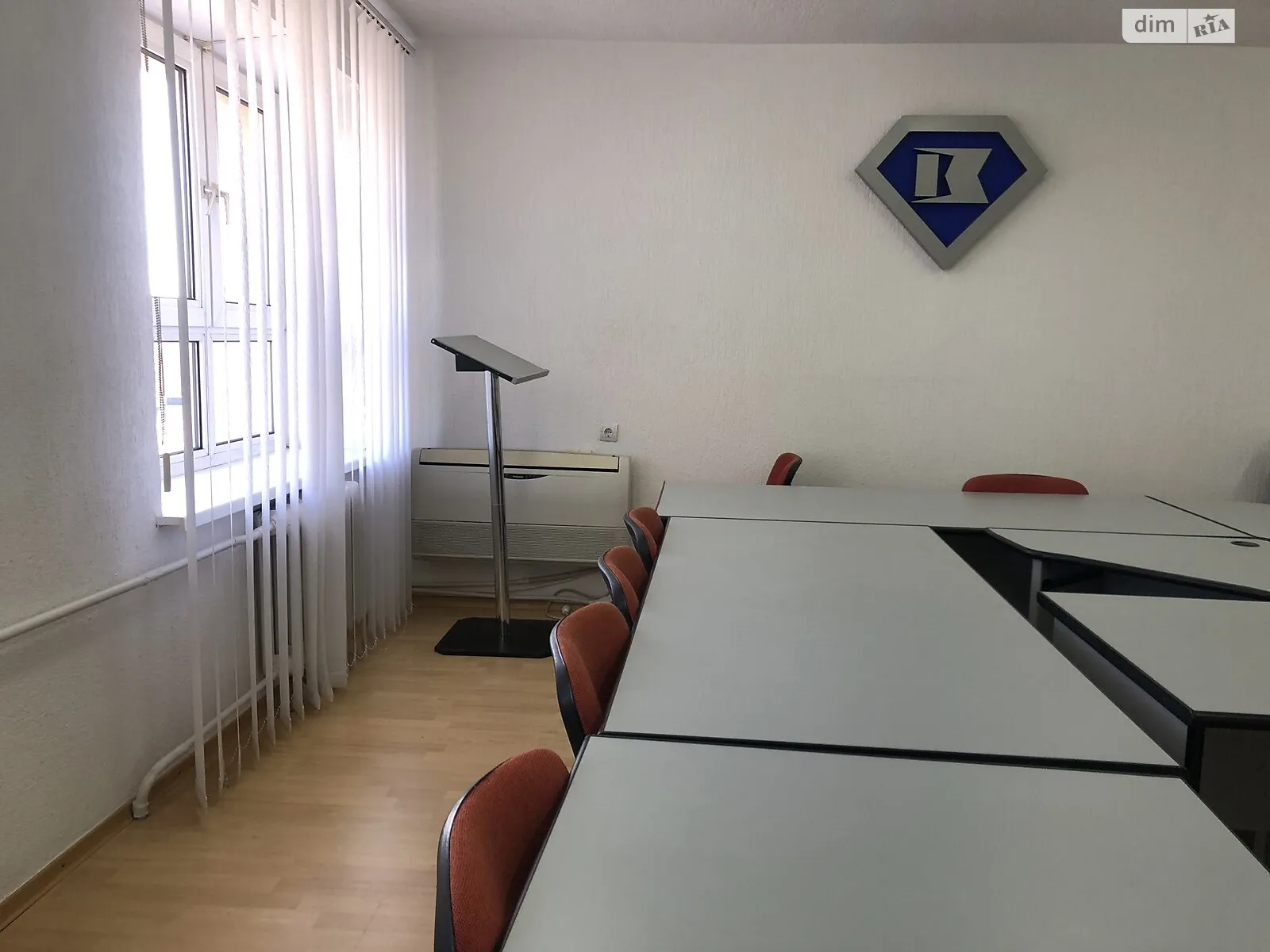 Здається в оренду офіс 100 кв. м в бізнес-центрі, цена: 4000 грн - фото 1