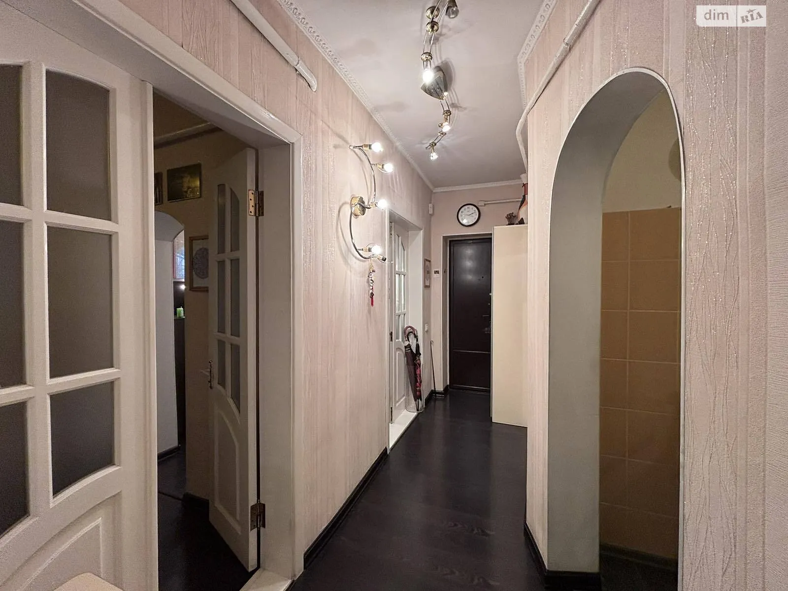 Продається 4-кімнатна квартира 71 кв. м у Одесі, вул. Новосельського - фото 1