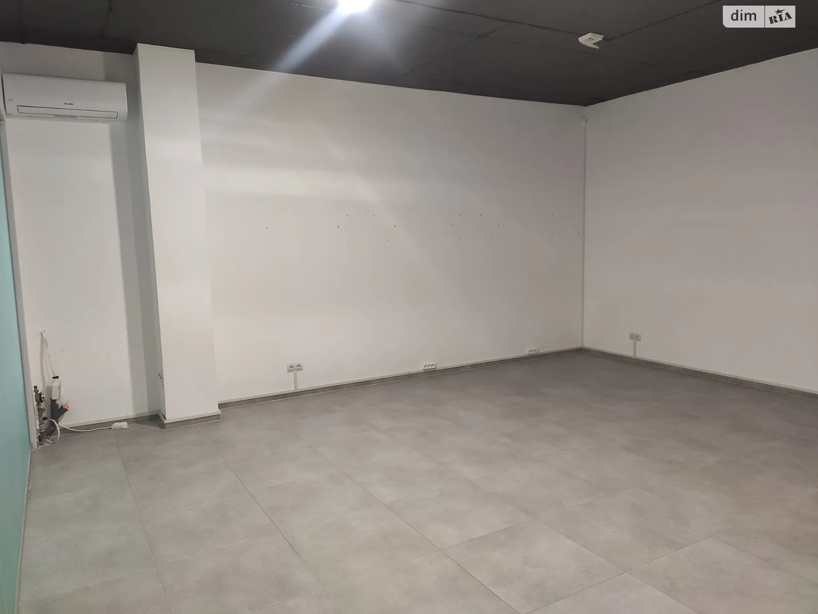 Продается офис 35 кв. м в бизнес-центре, цена: 35000 $ - фото 1