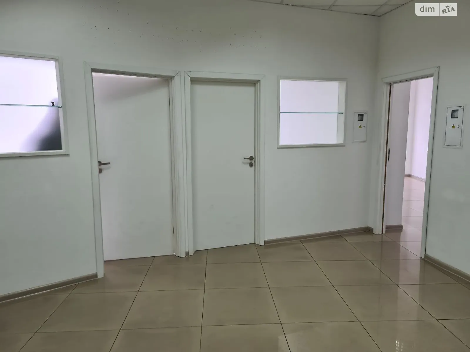 Продається офіс 88.8 кв. м в бізнес-центрі, цена: 90000 $ - фото 1