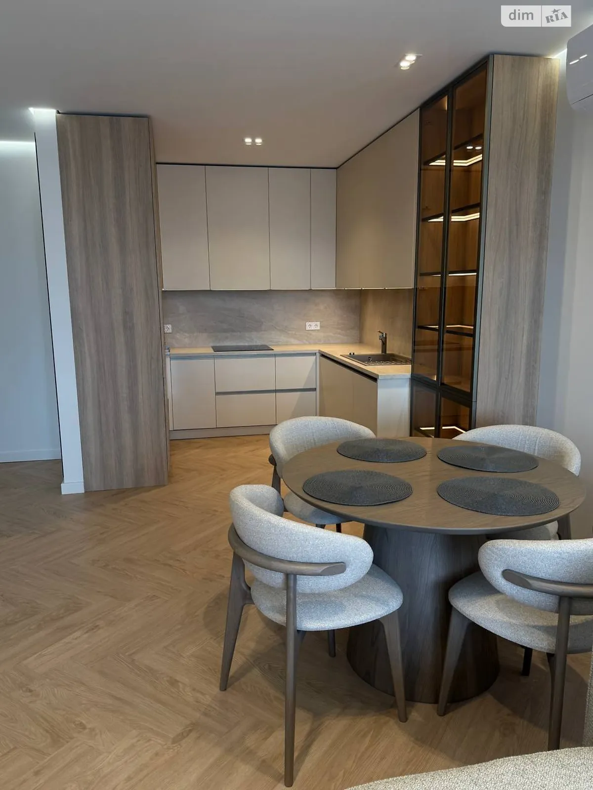 Здається в оренду 1-кімнатна квартира 61 кв. м у Ужгороді, вул. Василя Гаджеги(Радіщева) - фото 1