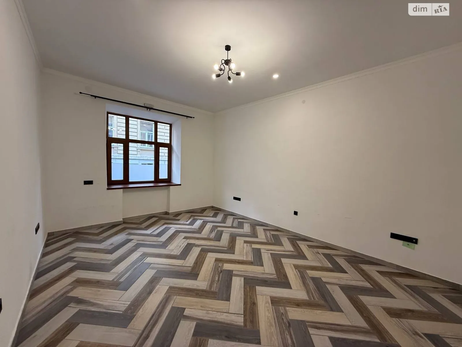 Здається в оренду офіс 70 кв. м в бізнес-центрі, цена: 600 $ - фото 1