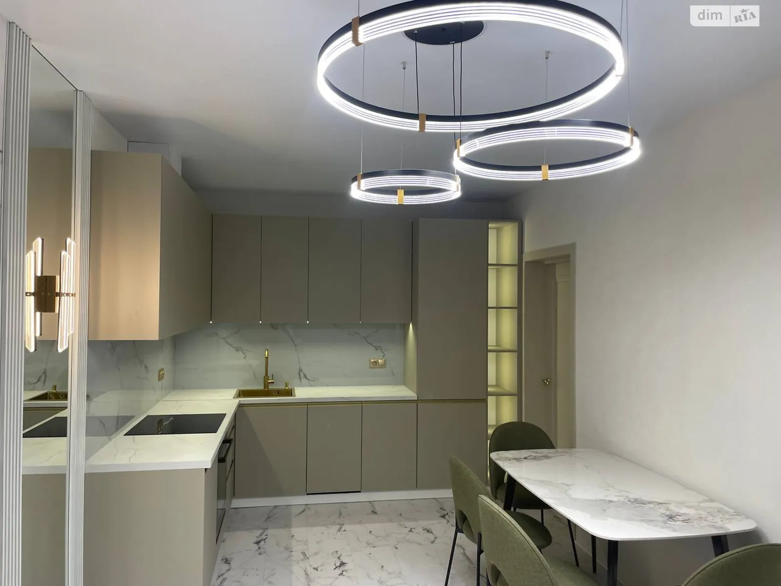 Продается 2-комнатная квартира 61 кв. м в Лиманке, ул. Жемчужная - фото 1