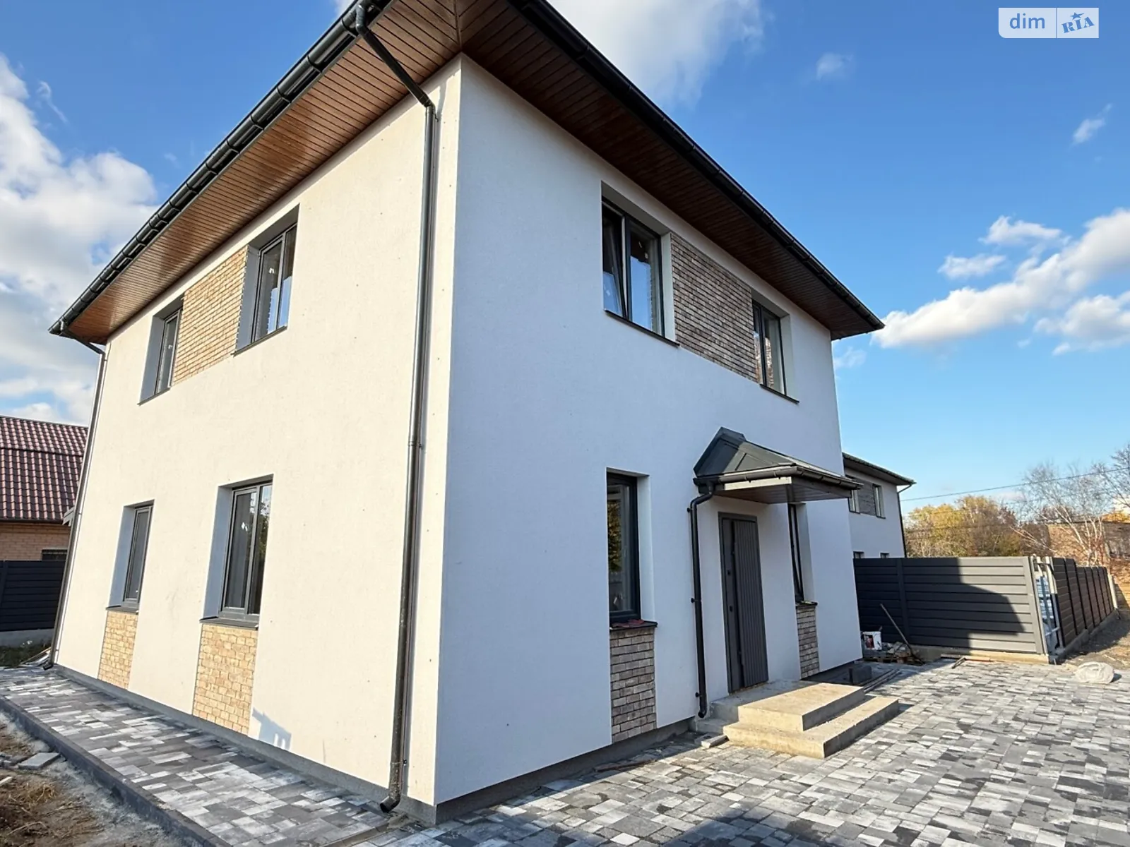 Продается дом на 2 этажа 154 кв. м с подвалом, цена: 175000 $ - фото 1