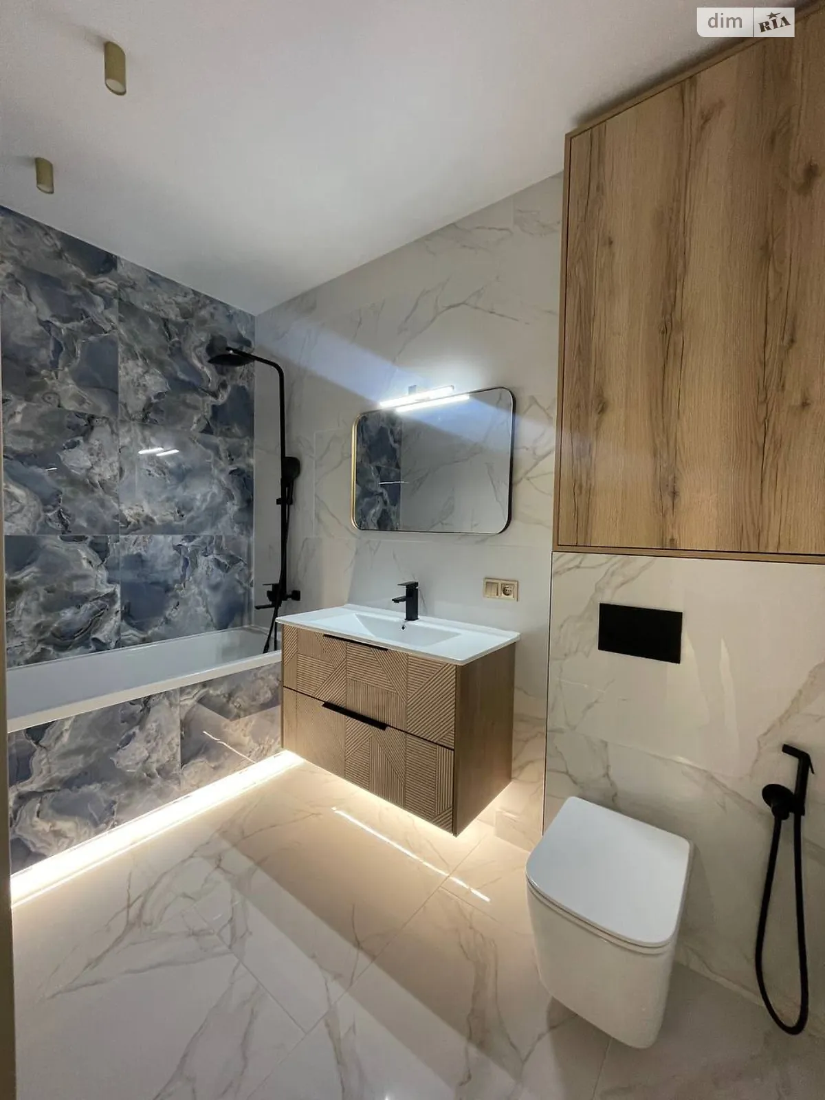 Продается 2-комнатная квартира 51 кв. м в Лиманке, ул. Жемчужная - фото 1