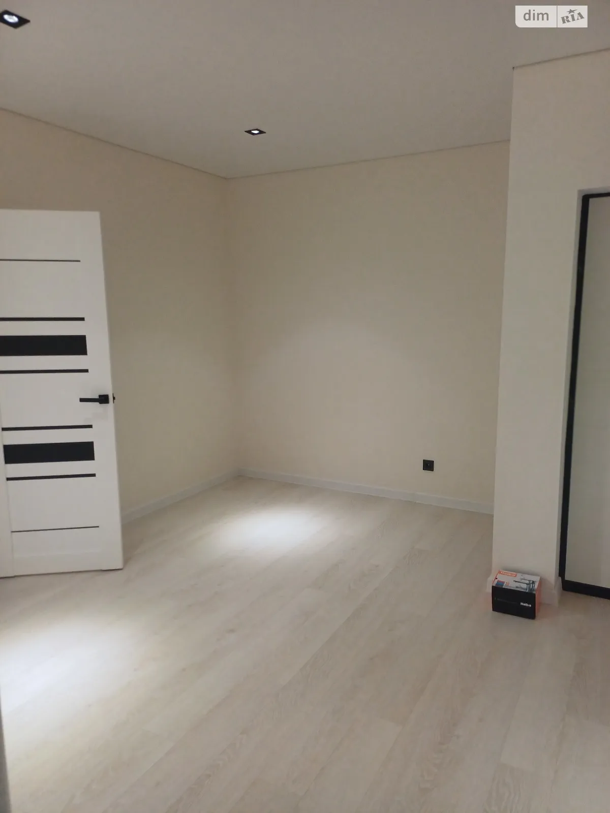 Продается 1-комнатная квартира 50 кв. м в Виннице, ул. Антонова Олега - фото 1