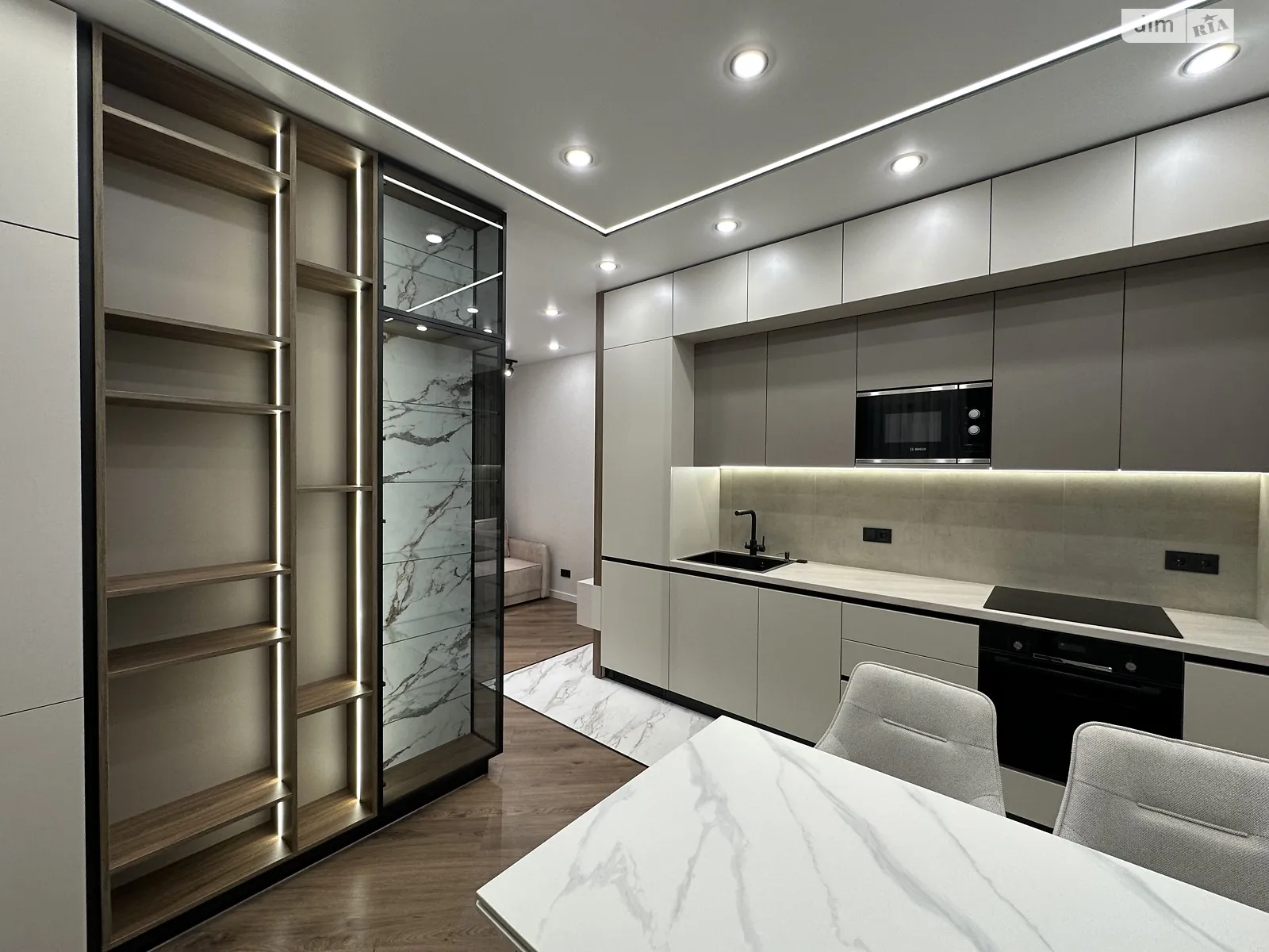 Продается 1-комнатная квартира 42 кв. м в Одессе, ул. Краснова, 3 корпус 61 - фото 1