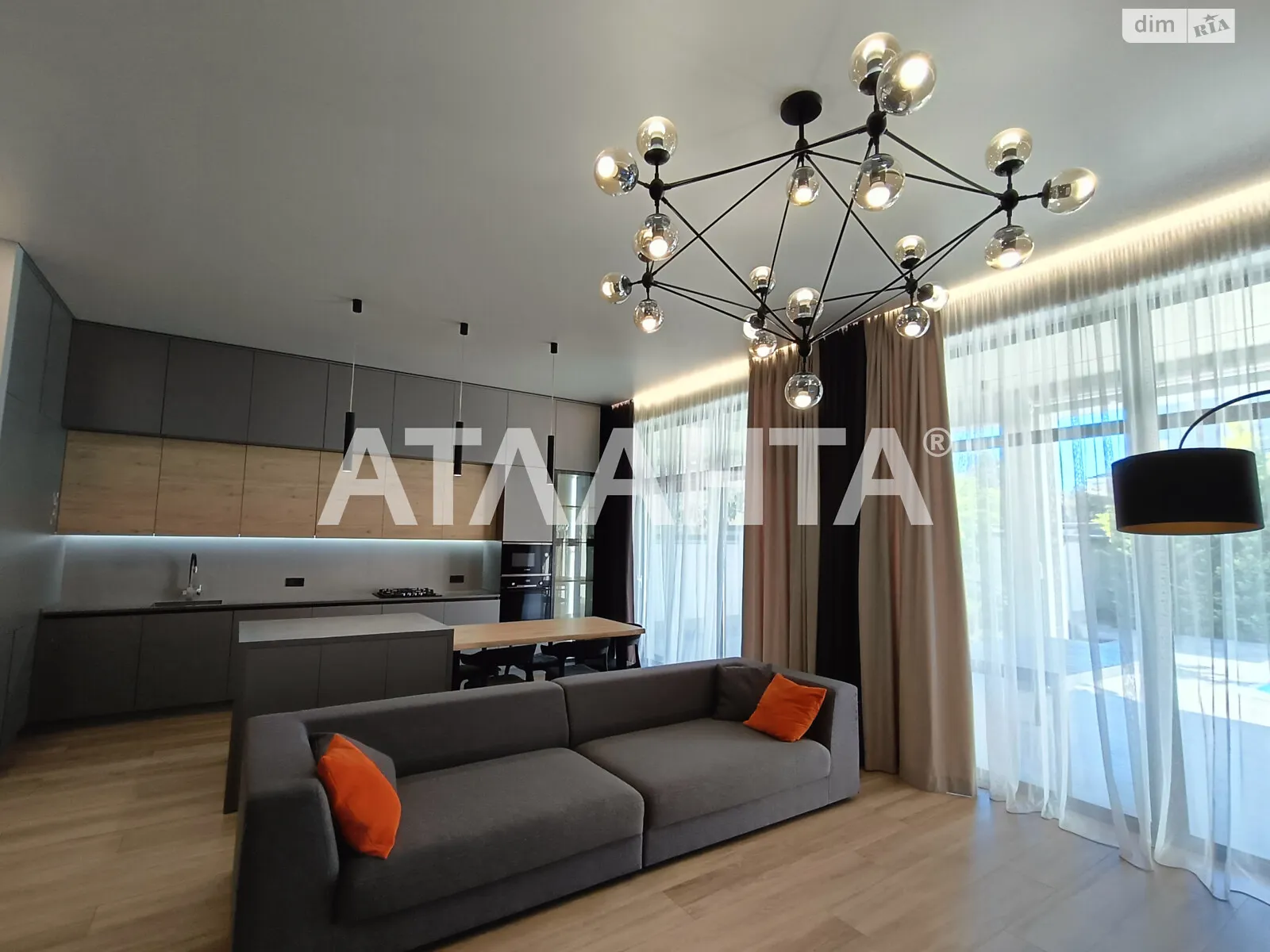 Продается дом на 2 этажа 148.5 кв. м с участком, цена: 320000 $ - фото 1