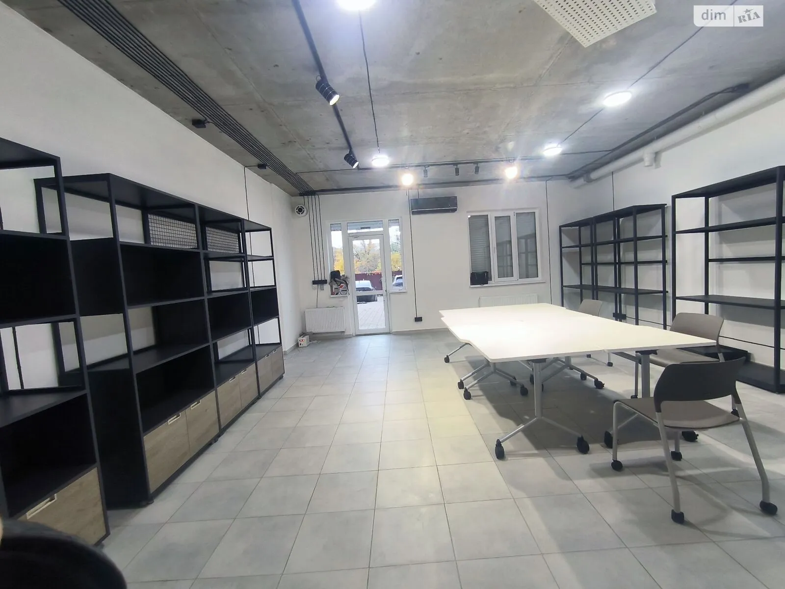 Продається офіс 62 кв. м в бізнес-центрі, цена: 69000 $ - фото 1