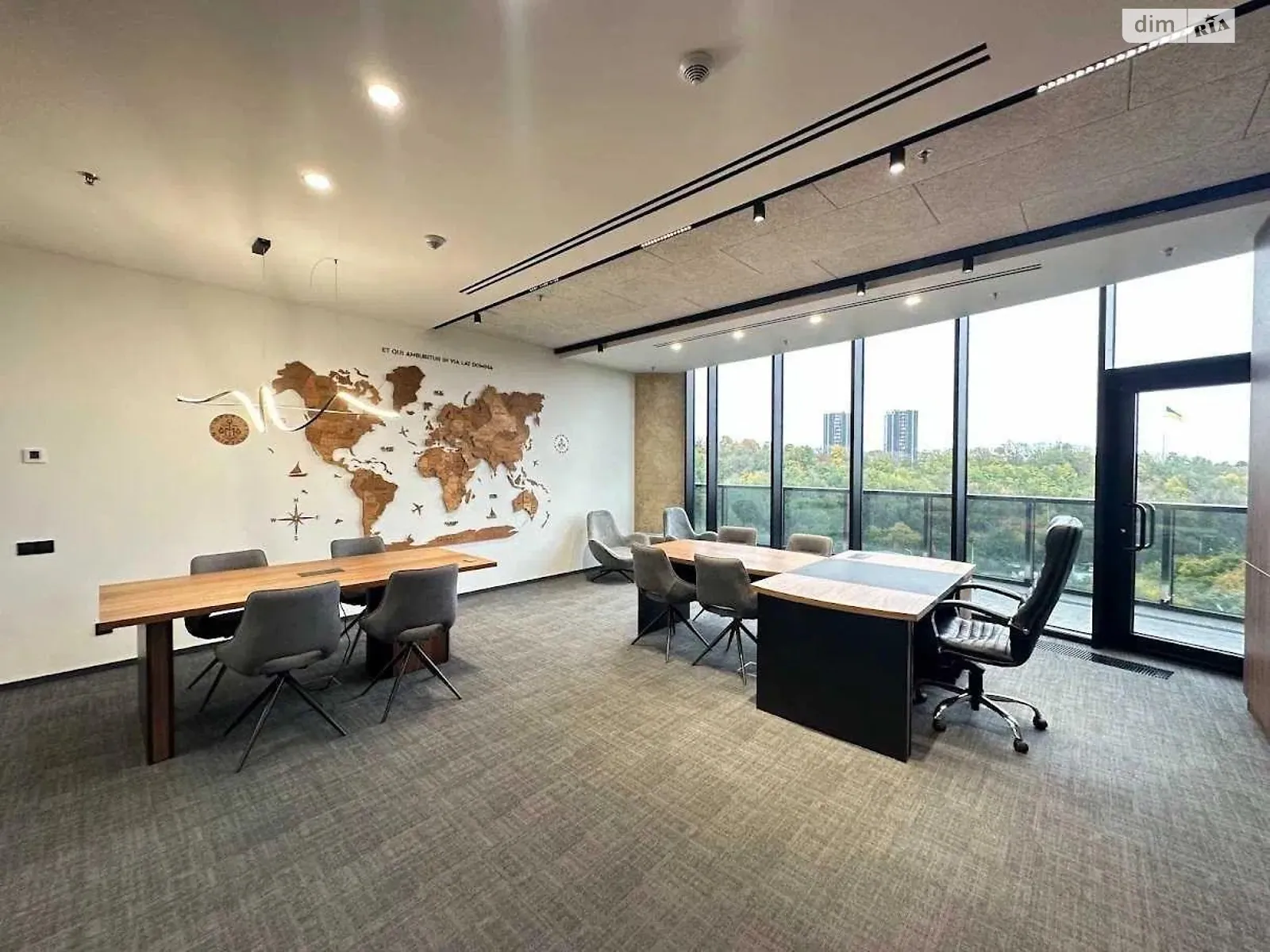 Сдается в аренду офис 440 кв. м в бизнес-центре, цена: 15800 $ - фото 1