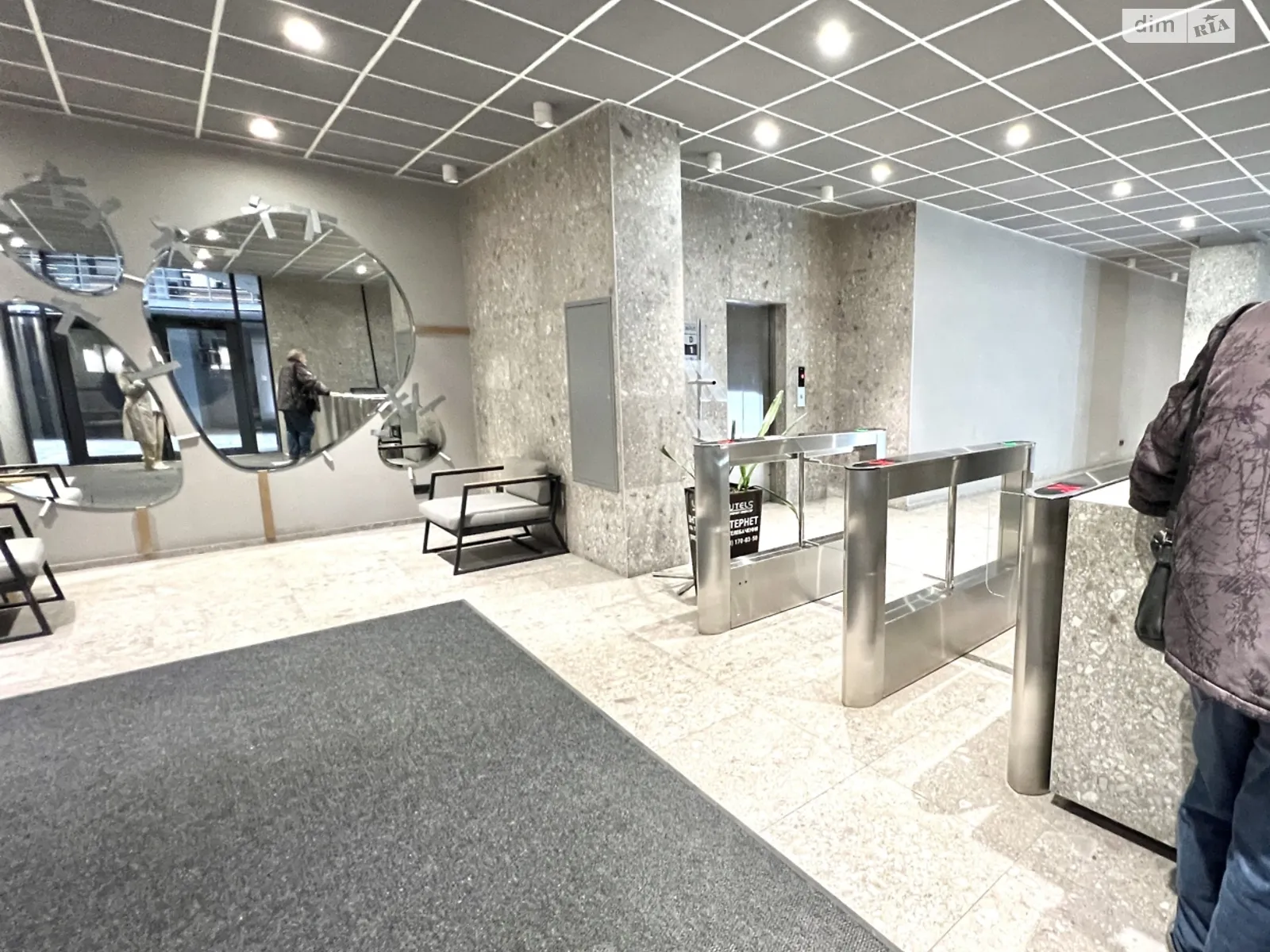 Здається в оренду офіс 221.4 кв. м в бізнес-центрі, цена: 2200 $ - фото 1