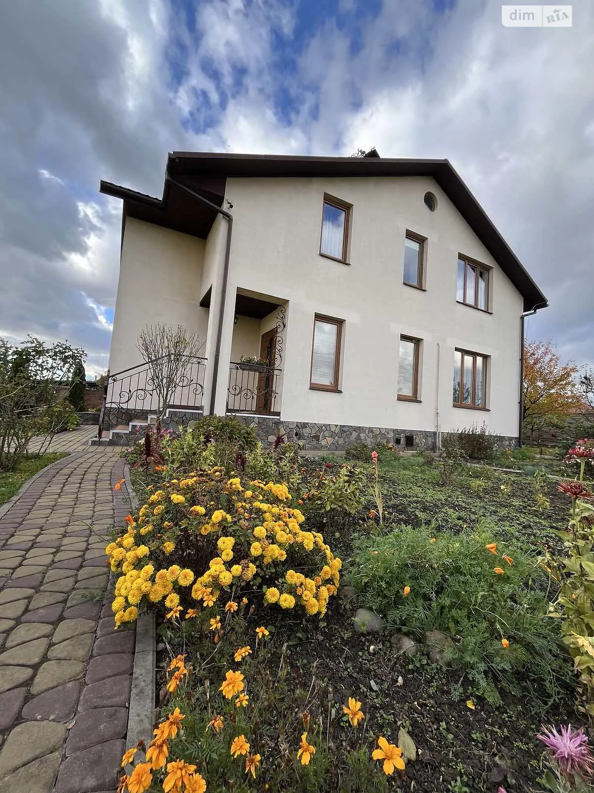 Продается дом на 2 этажа 178 кв. м с баней/сауной, цена: 180000 $ - фото 1