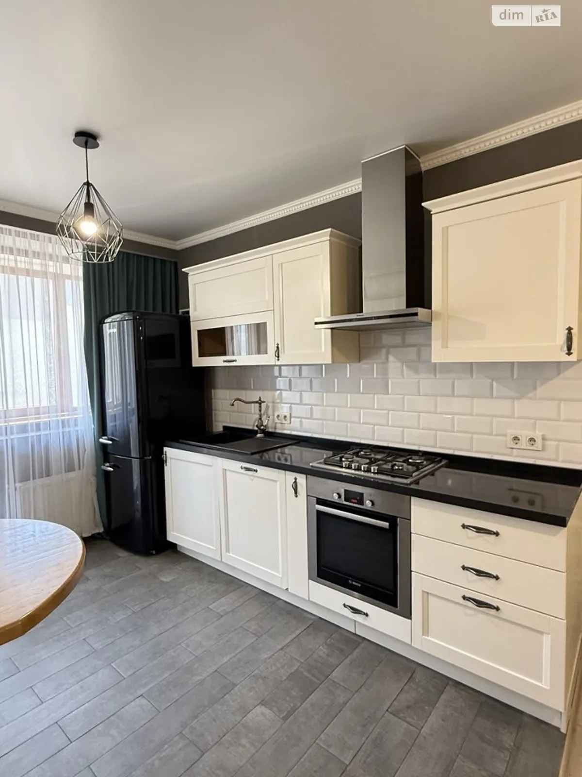 Продается 1-комнатная квартира 61 кв. м в Одессе, ул. Добровольцев(Маршала Говорова), 10В - фото 1