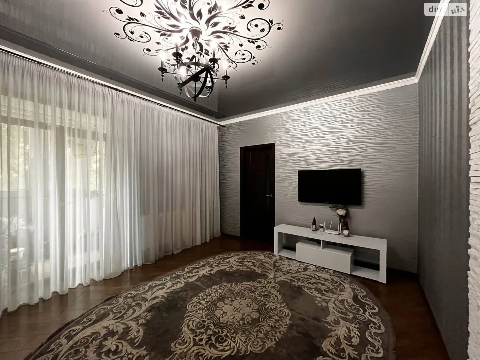 Продается 3-комнатная квартира 64.6 кв. м в Кривом Роге, ул. Украинской Добровольчей Армии(Добролюбова), 31 - фото 1