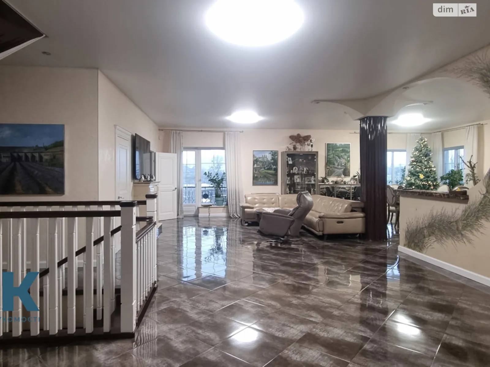 Продается дом на 2 этажа 298 кв. м с бассейном, цена: 710000 $ - фото 1