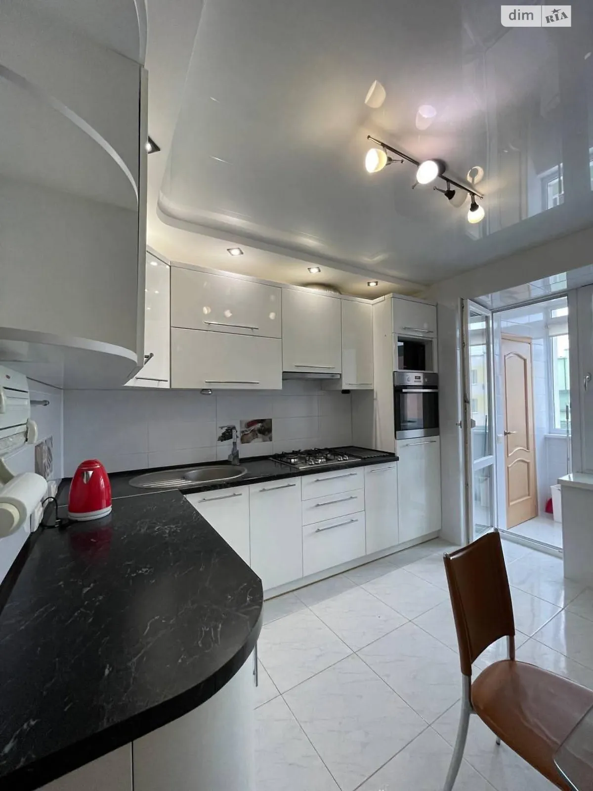 3-комнатная квартира 81 кв. м в Тернополе, ул. Вербицкого Михаила, 22 - фото 1