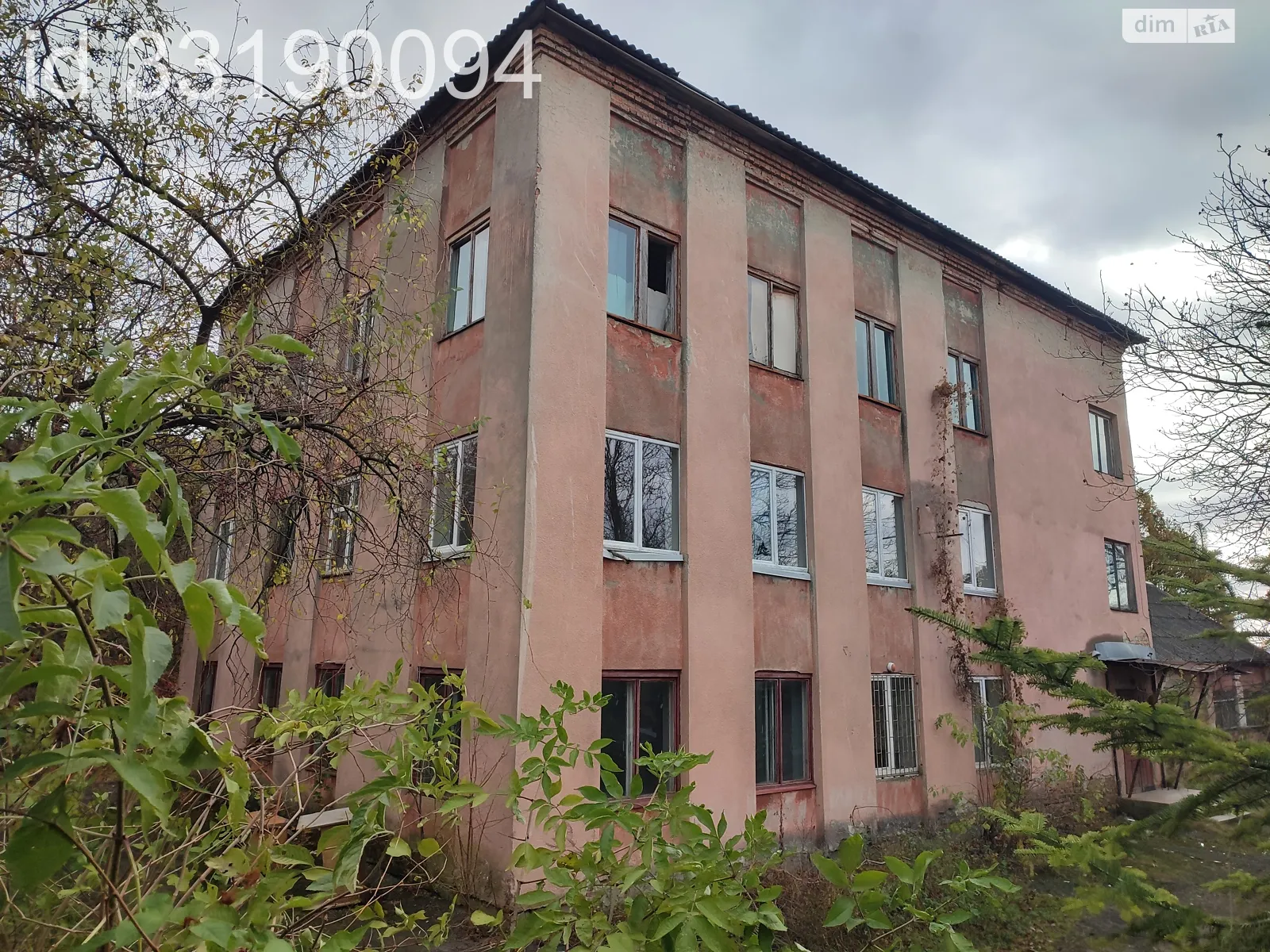 Продается объект сферы услуг 793 кв. м в 3-этажном здании, цена: 240000 $ - фото 1