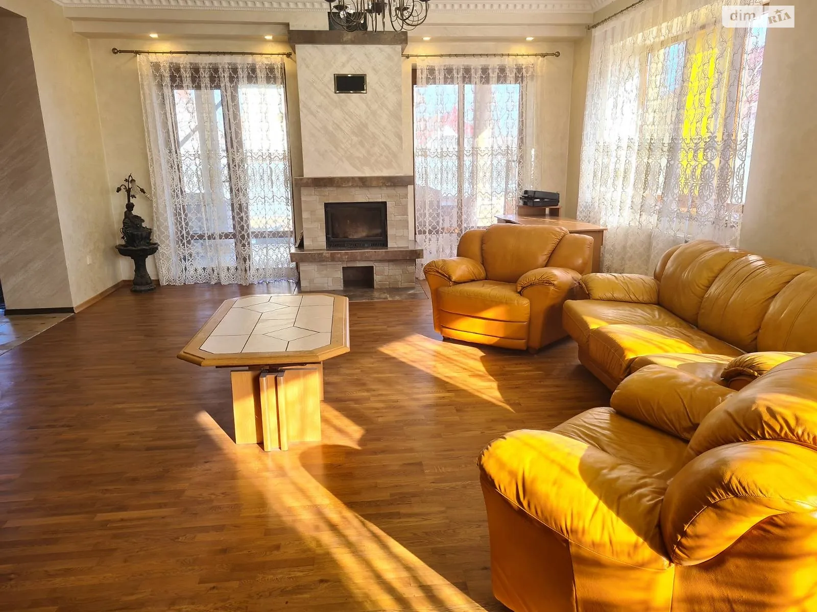 Сдается в аренду дом на 2 этажа 160 кв. м с бассейном, цена: 1000 $ - фото 1