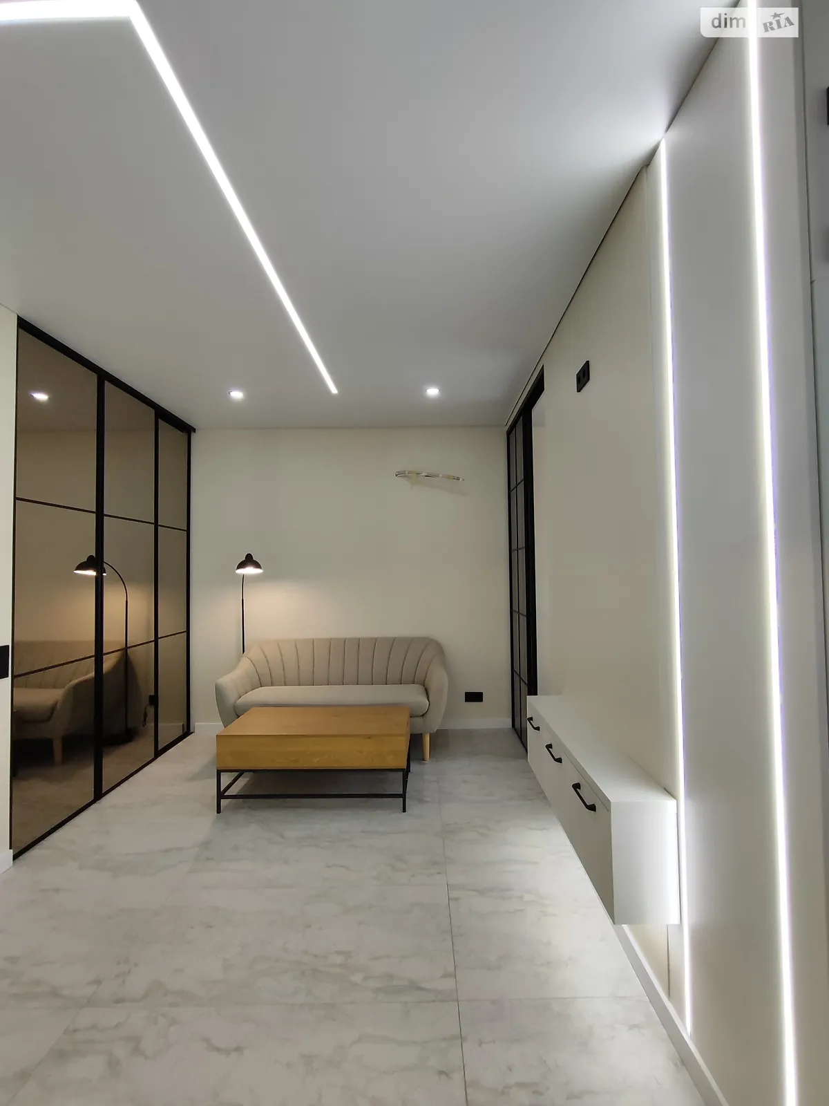 Продается 1-комнатная квартира 39 кв. м в Софиевской Борщаговке, ул. Радостная, 6 - фото 1