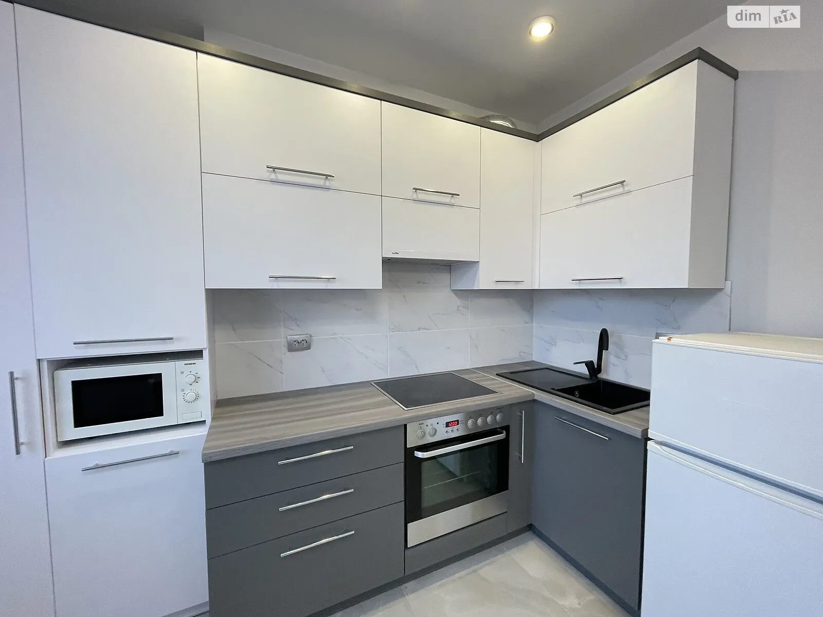 1-комнатная квартира 48 кв. м в Тернополе, ул. Замонастырская - фото 1