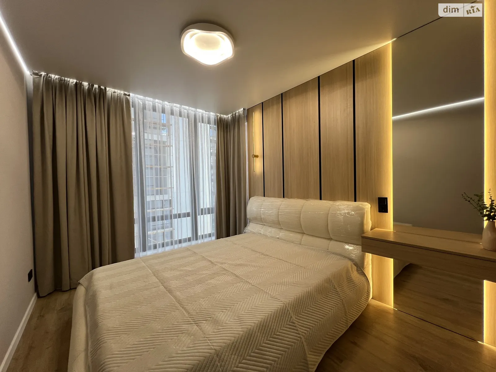 Продается 1-комнатная квартира 39 кв. м в Ивано-Франковске, ул. Ленкавского, 34/7 - фото 1