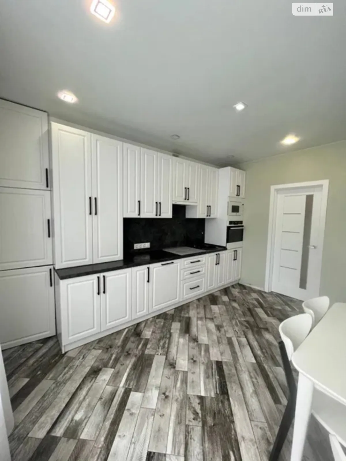 Продается 3-комнатная квартира 80 кв. м в Киеве, ул. Журавлиная - фото 1