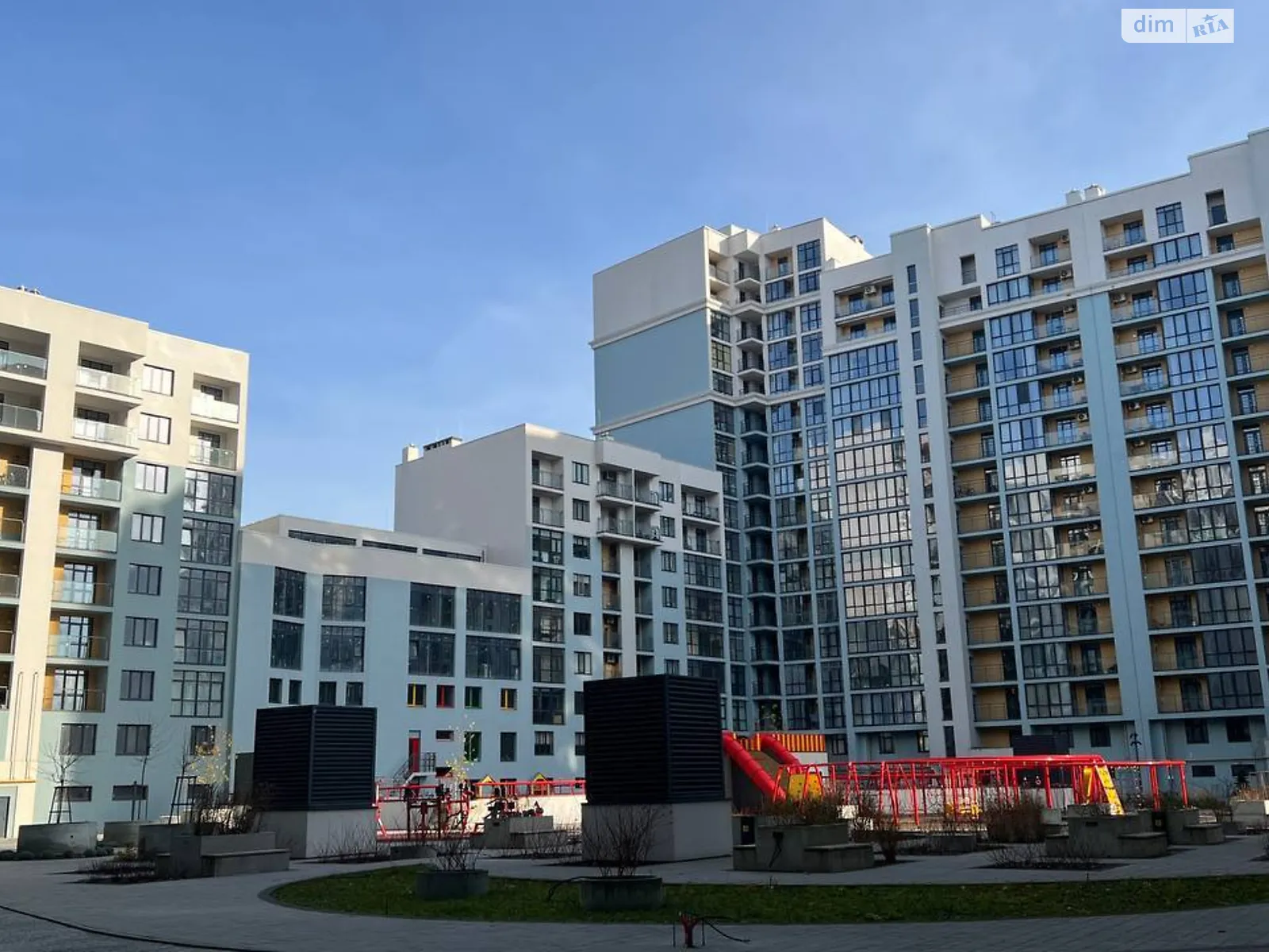 Продается 1-комнатная квартира 48 кв. м в Львове, ул. Стрыйская, 108/12 - фото 1
