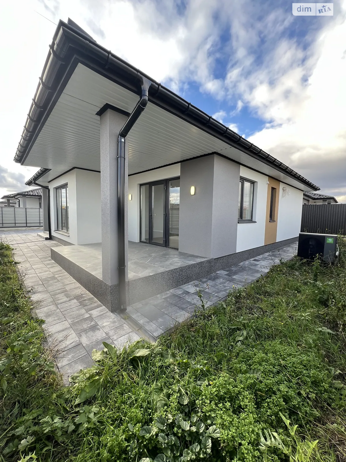 Продается одноэтажный дом 95 кв. м с камином, цена: 145000 $ - фото 1