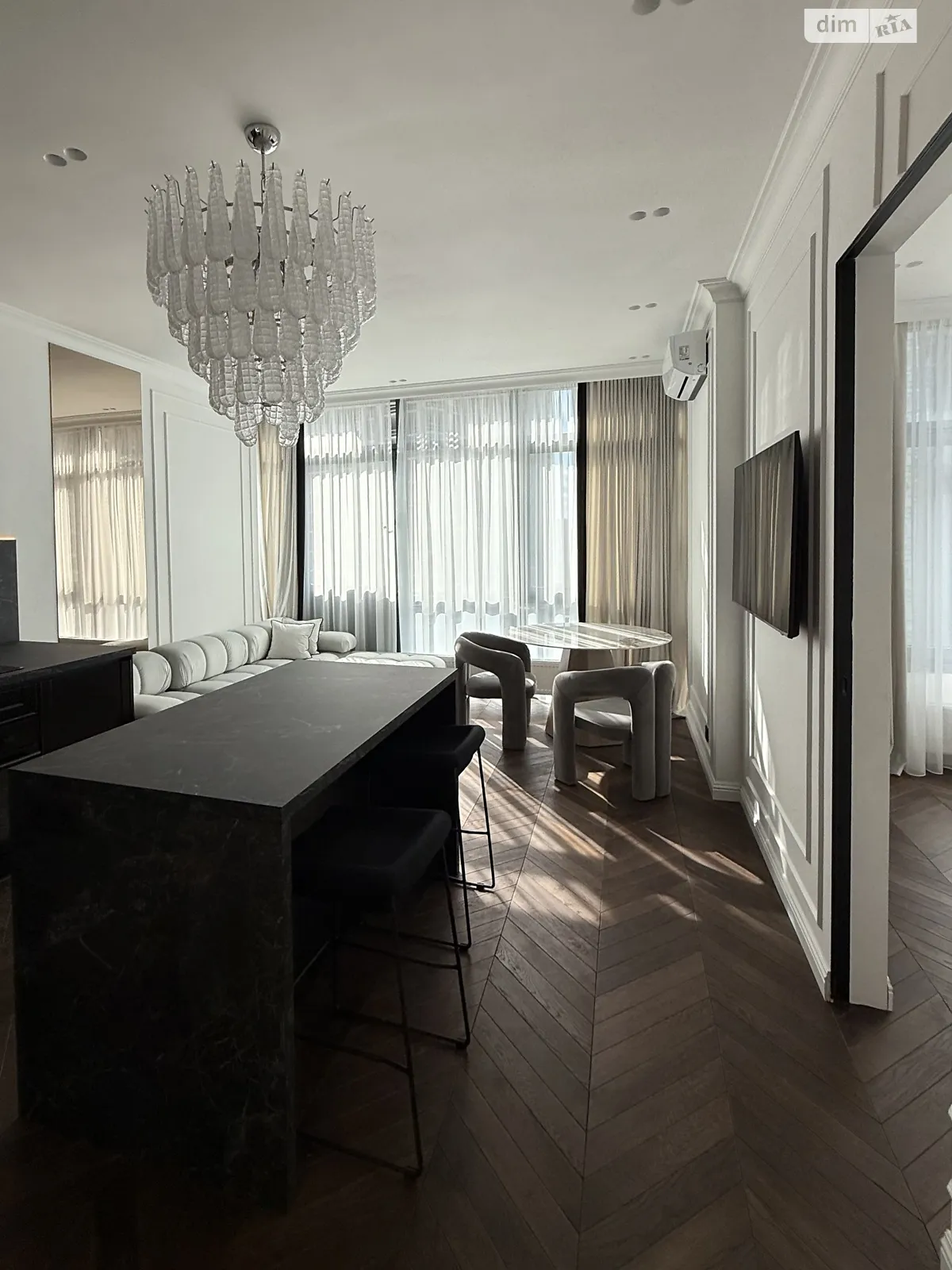 Продается 1-комнатная квартира 51 кв. м в Киеве, ул. Андрея Верхогляда(Драгомирова), 19А - фото 1