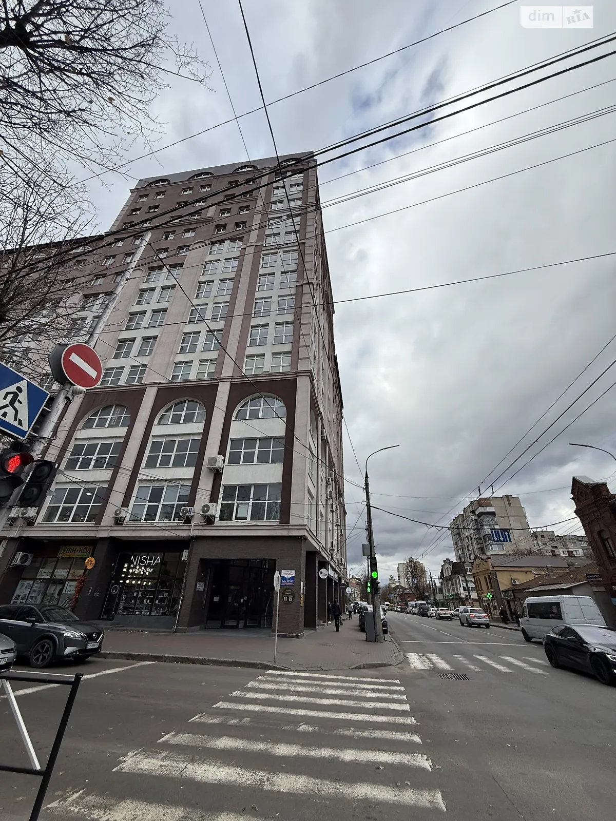 Сдается в аренду офис 55 кв. м в бизнес-центре, цена: 16500 грн - фото 1