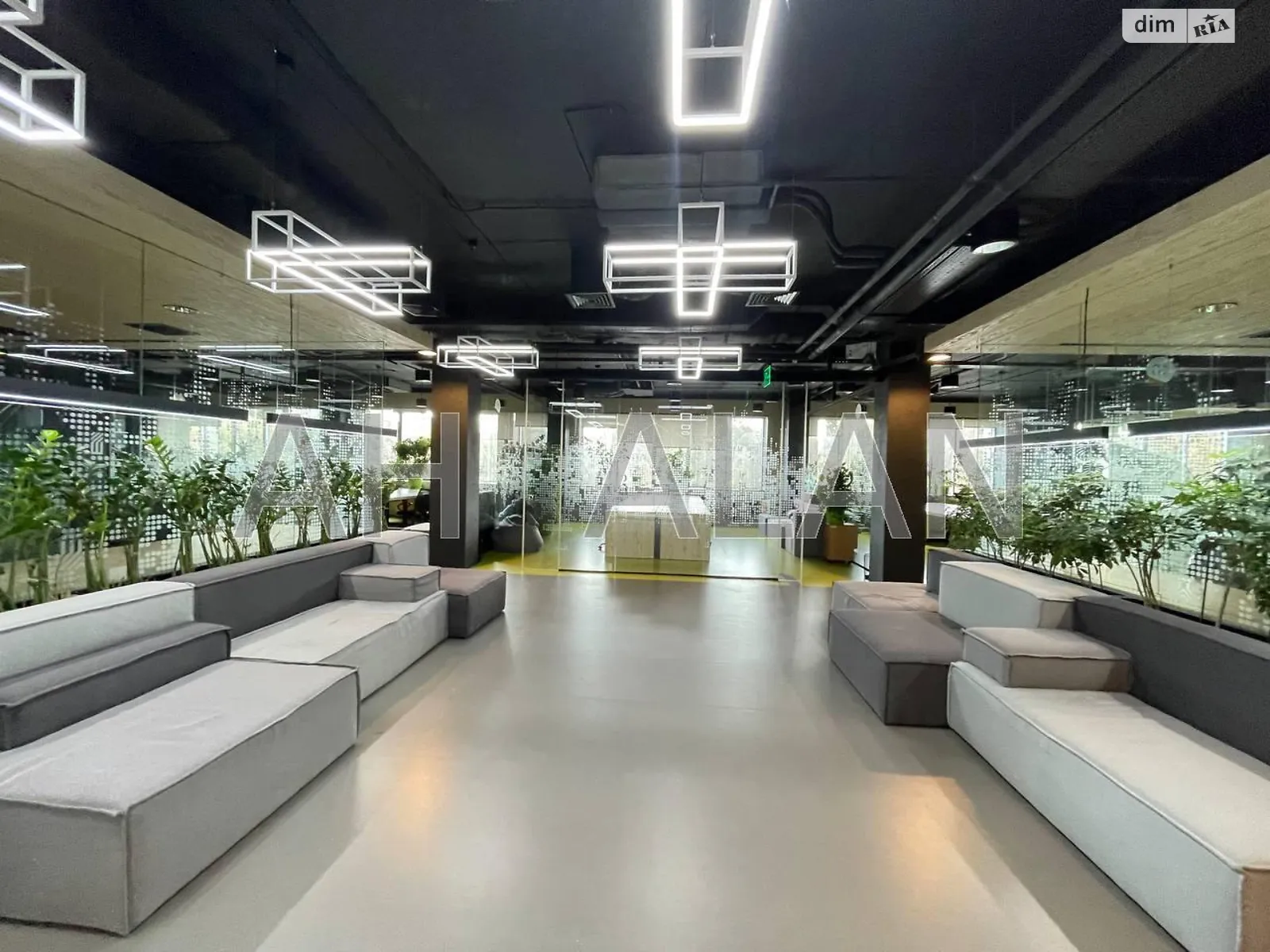 Сдается в аренду офис 1000 кв. м в бизнес-центре, цена: 14000 $ - фото 1