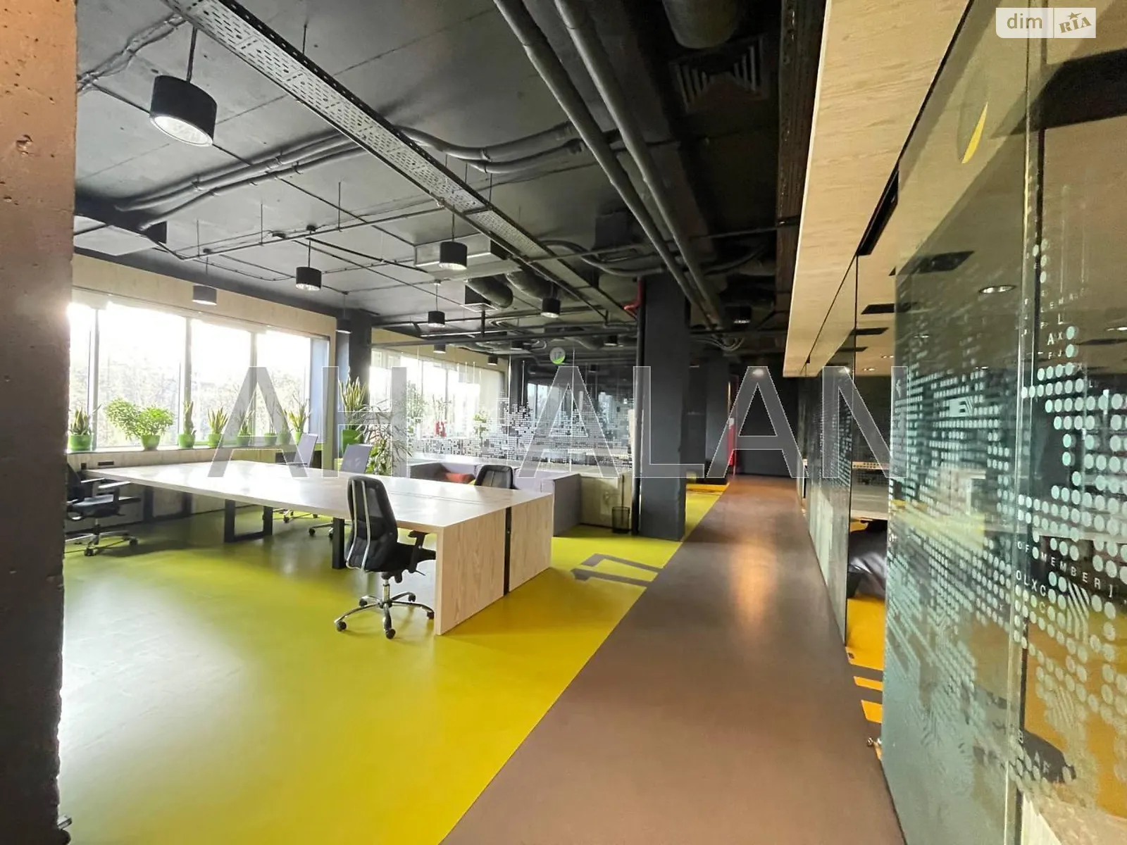 Сдается в аренду офис 1406 кв. м в бизнес-центре, цена: 22500 $ - фото 1