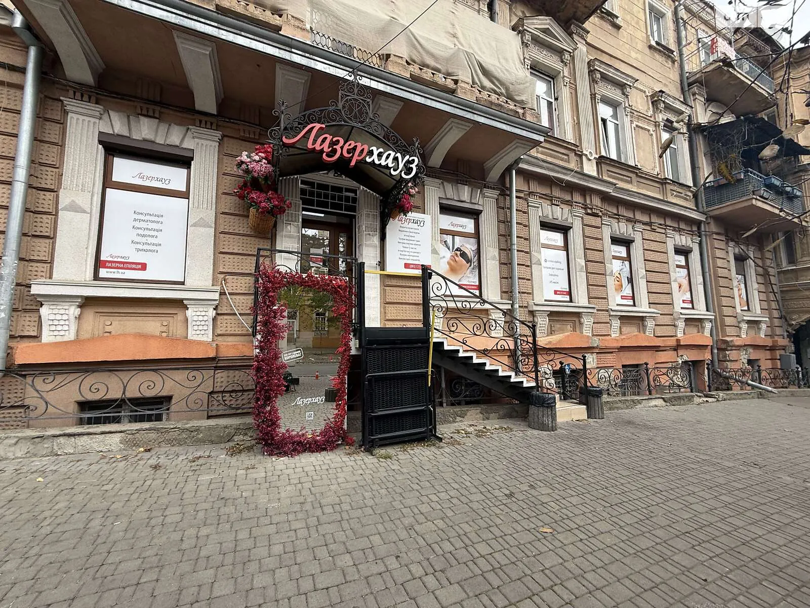 Продается помещения свободного назначения 294.8 кв. м в 3-этажном здании, цена: 750000 $ - фото 1