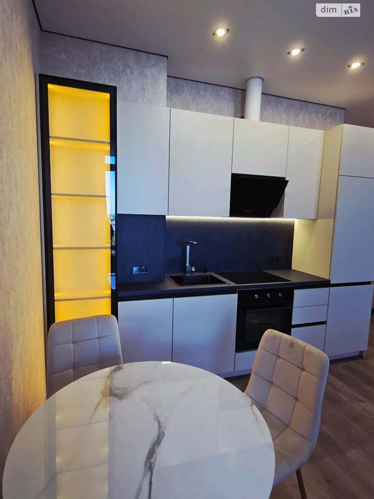 Продается 1-комнатная квартира 33 кв. м в Одессе, ул. Приморская, 47 - фото 1