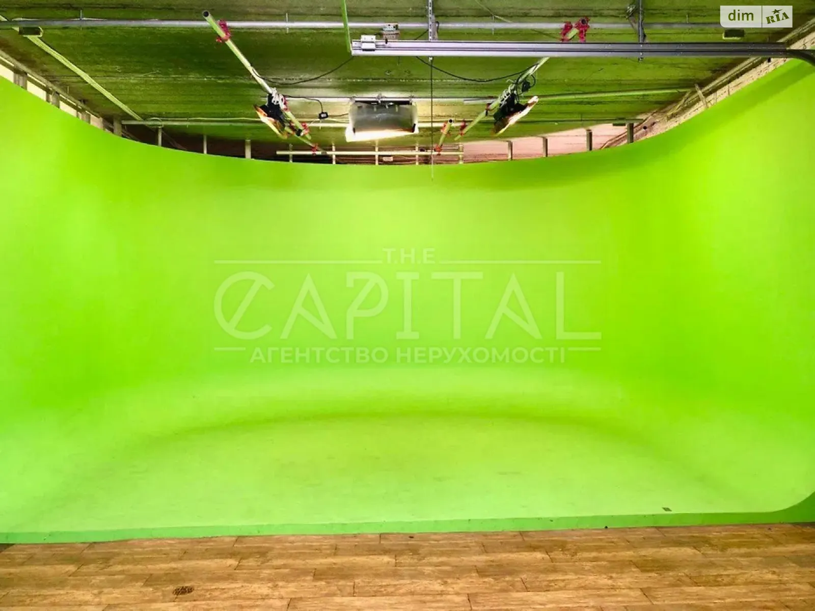 Сдается в аренду дом на 2 этажа 396 кв. м с террасой, цена: 1440 $ - фото 1