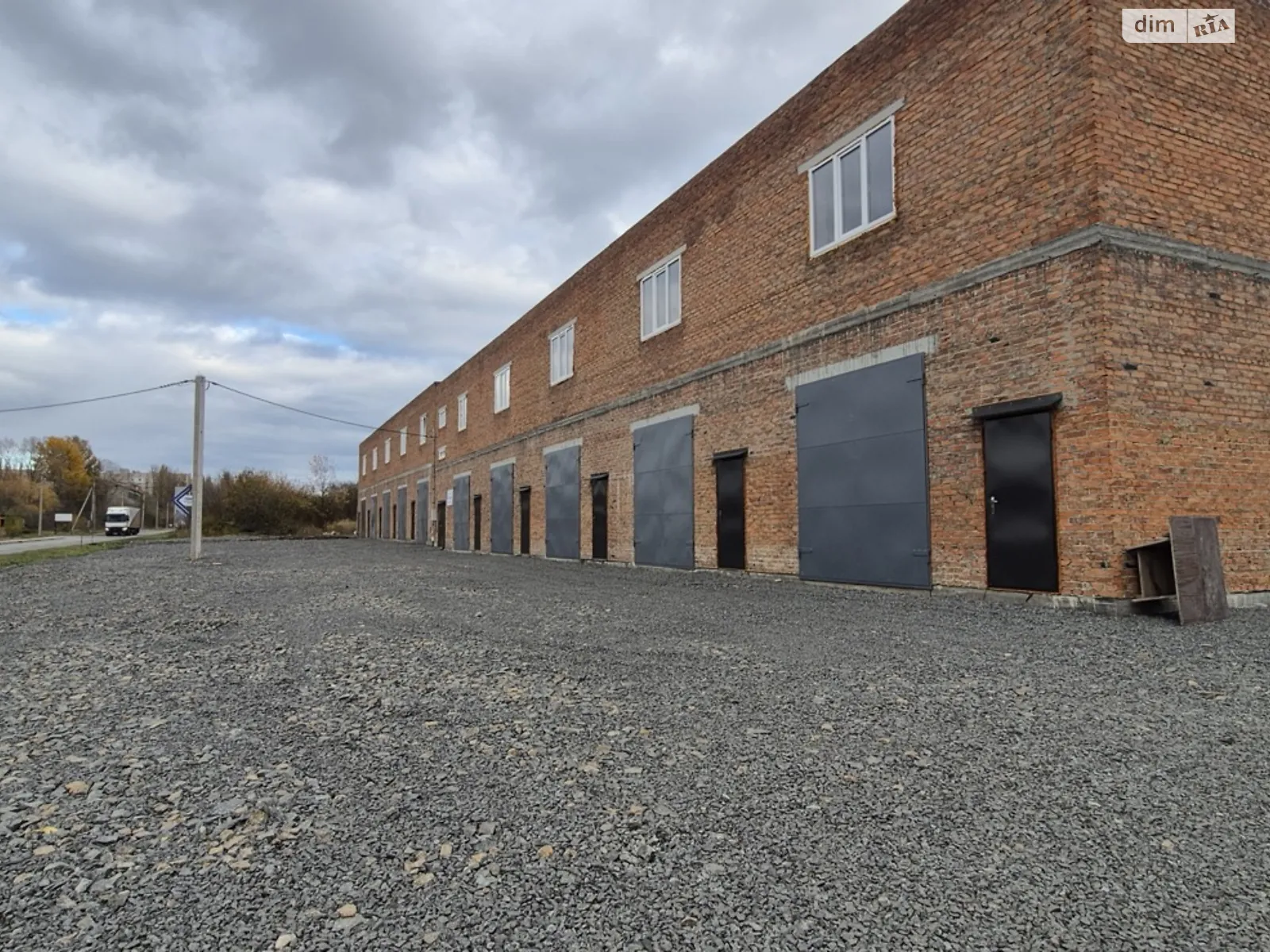 Здається в оренду місце в гаражному кооперативі універсальний на 60 кв. м, цена: 300 $ - фото 1