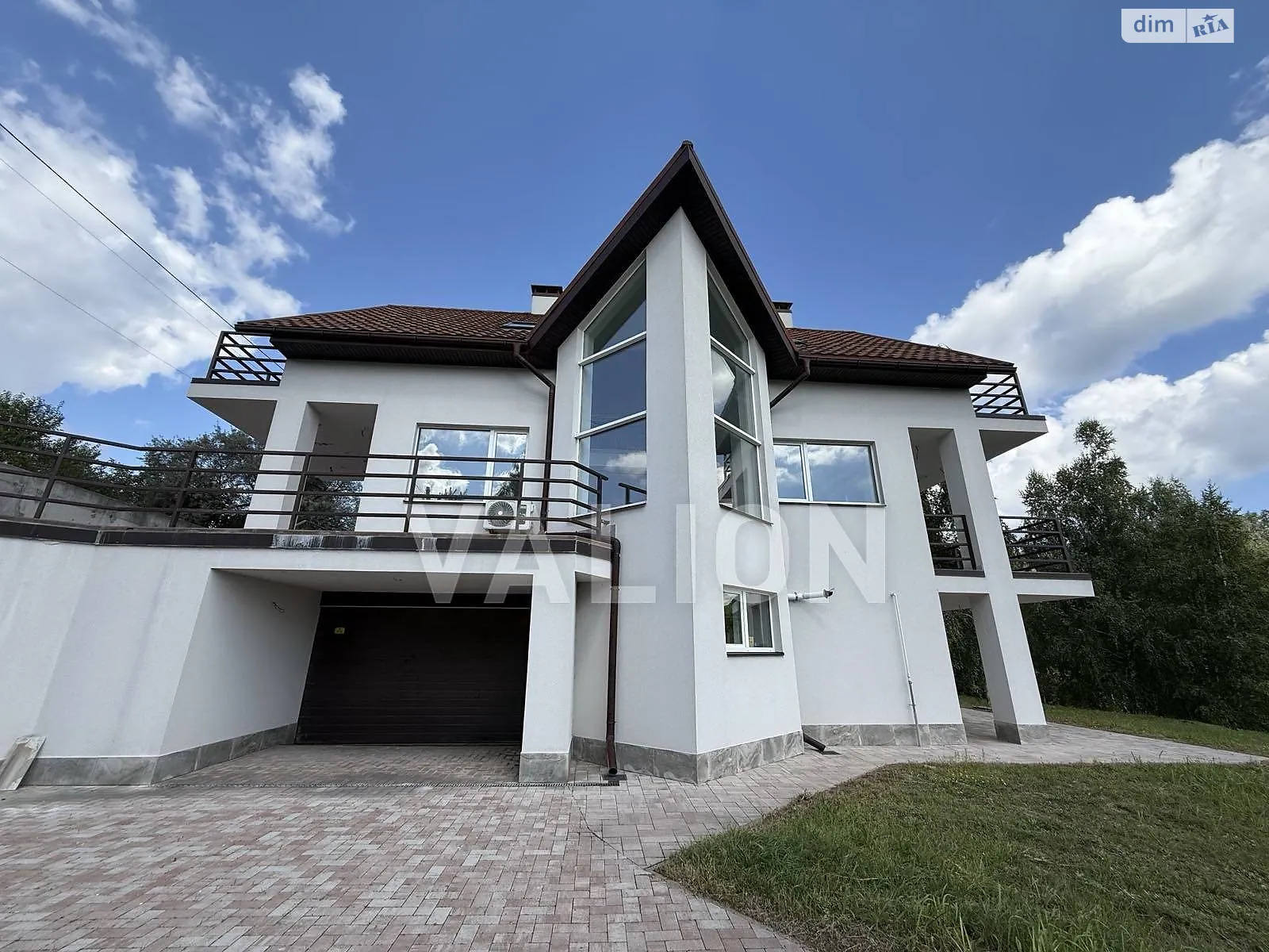 Продается дом на 2 этажа 248 кв. м с баней/сауной, цена: 400000 $ - фото 1