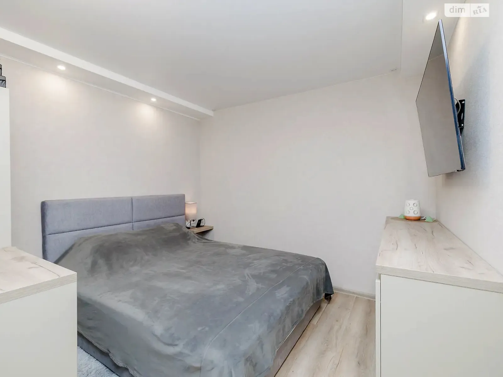 Продается 1-комнатная квартира 34 кв. м в Киеве, просп. Воскресенский(Перова), 23 - фото 1