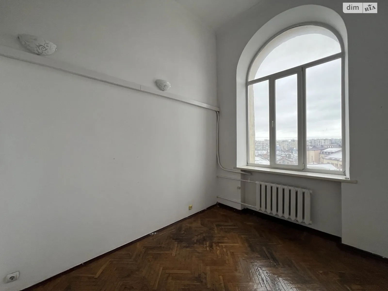 Сдается в аренду офис 18 кв. м в бизнес-центре, цена: 6930 грн - фото 1