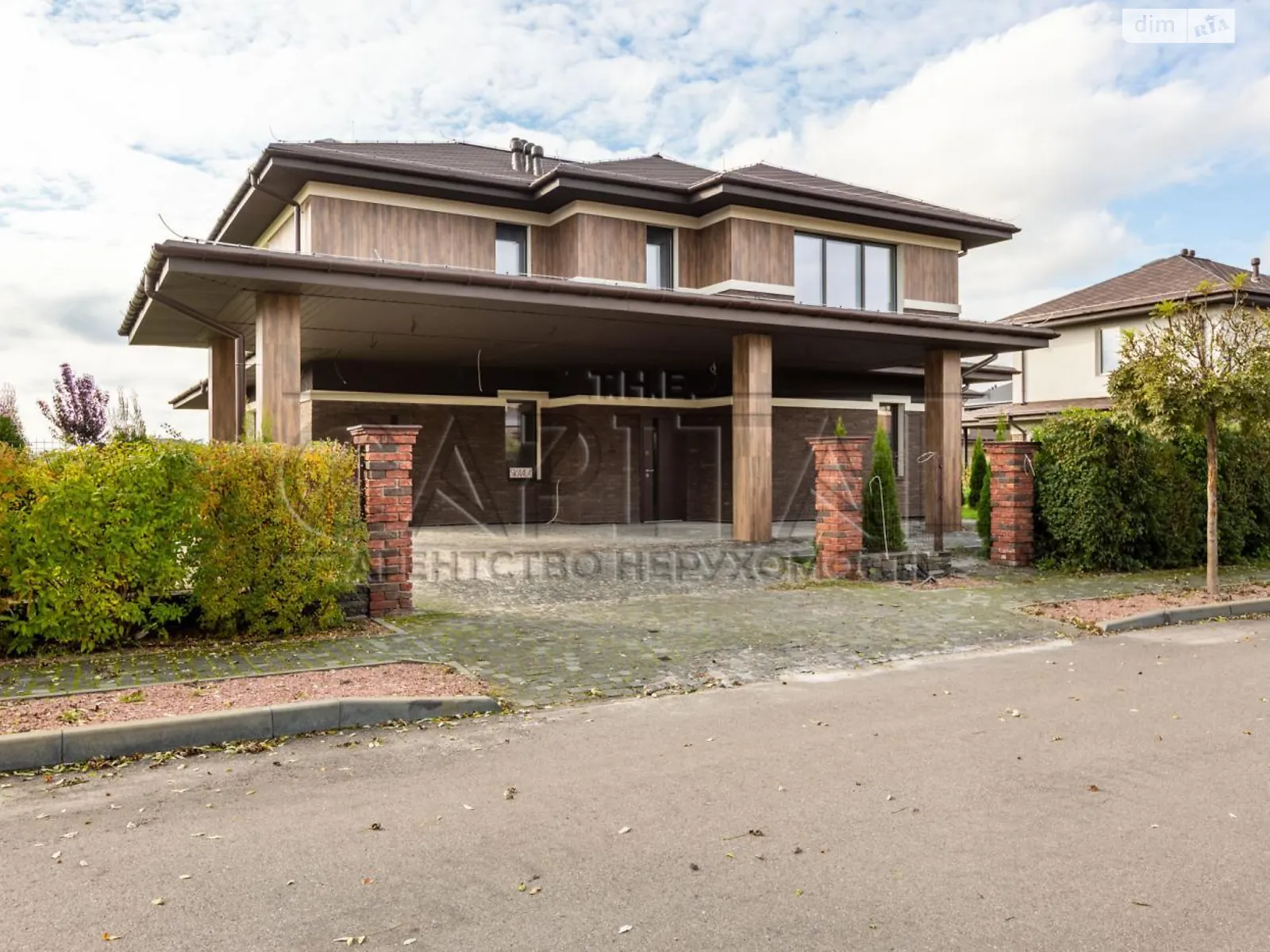 Продається будинок 2 поверховий 250 кв. м з терасою, цена: 700000 $ - фото 1