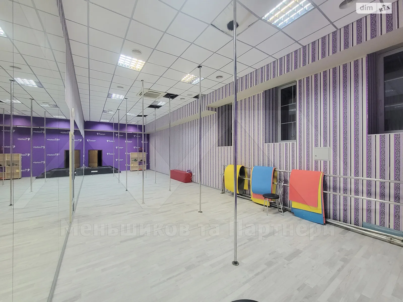 Продается помещения свободного назначения 155 кв. м в 5-этажном здании, цена: 115000 $ - фото 1