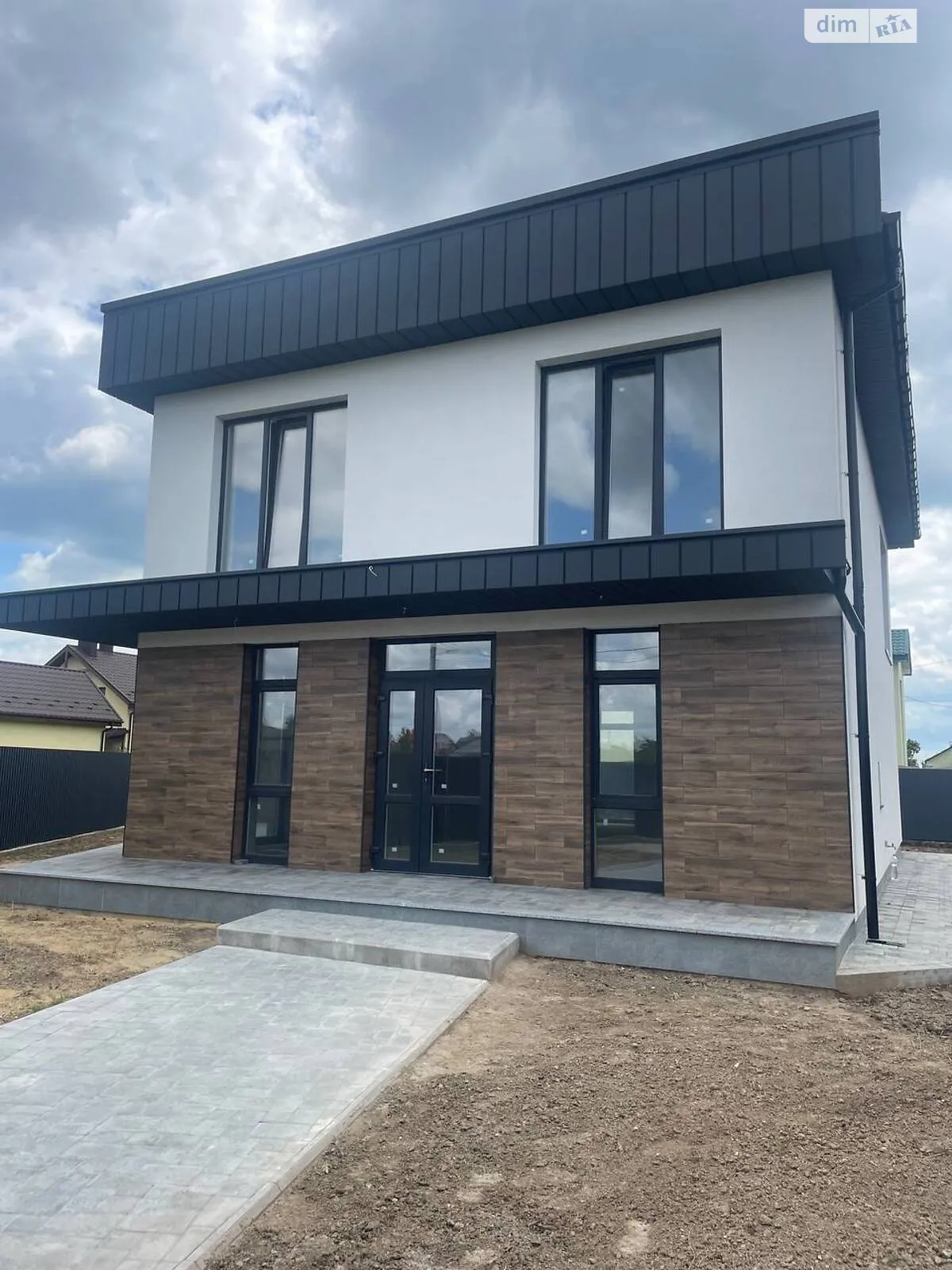 Продается дом на 2 этажа 154 кв. м с участком, цена: 195000 $ - фото 1