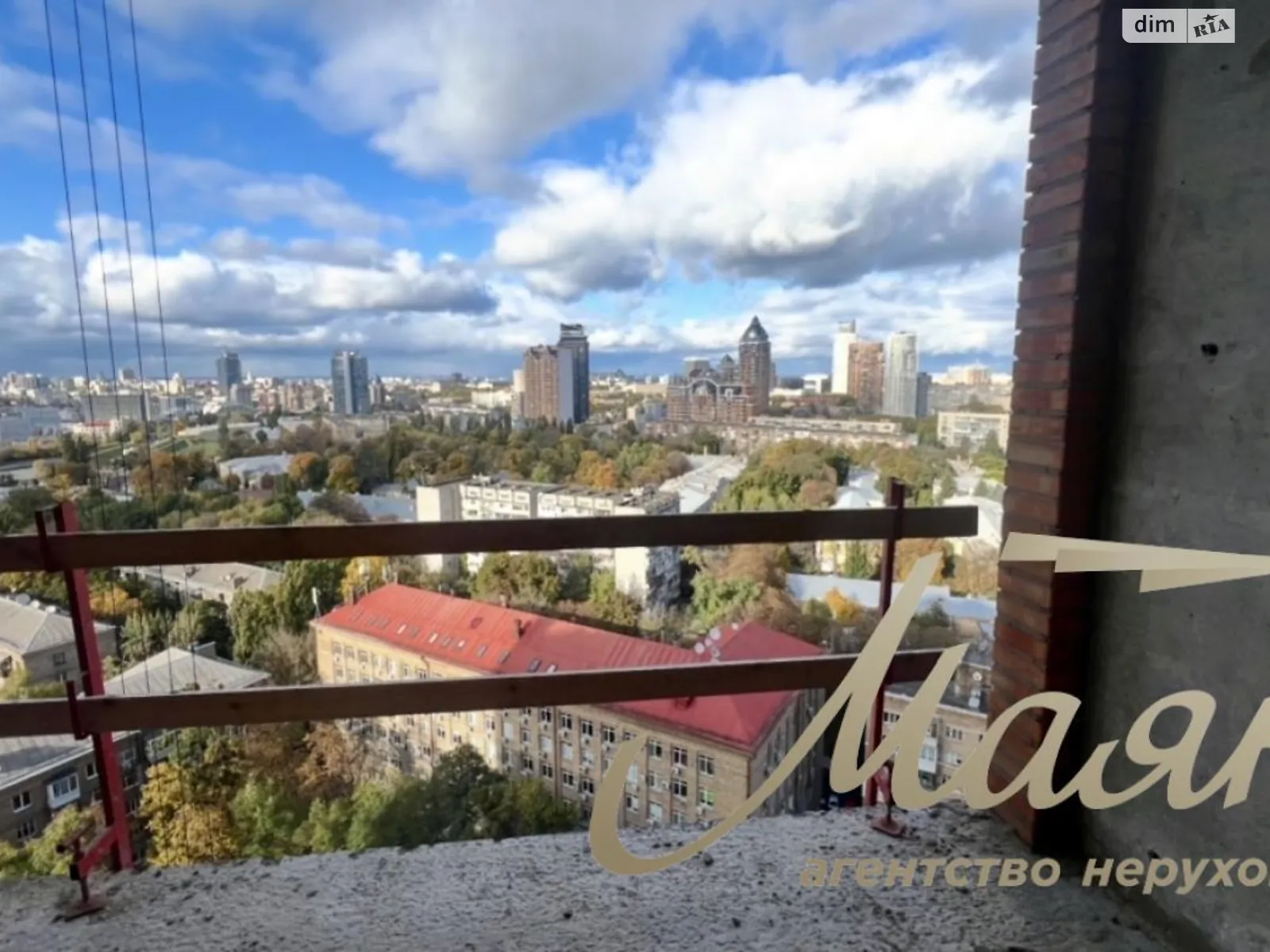 Продается 3-комнатная квартира 131 кв. м в Киеве, ул. Коновальца Евгения - фото 1