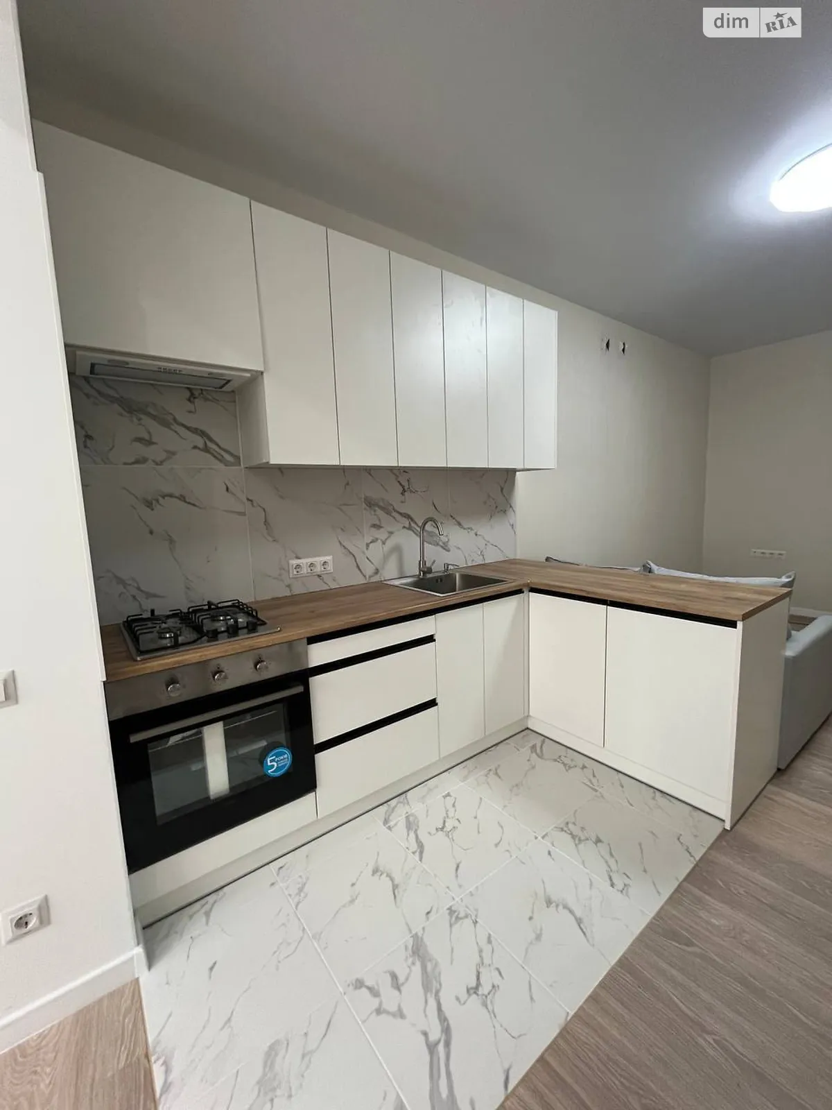 Продается 1-комнатная квартира 56 кв. м в Буче, ул. Владимира Грушевского, 4Г - фото 1