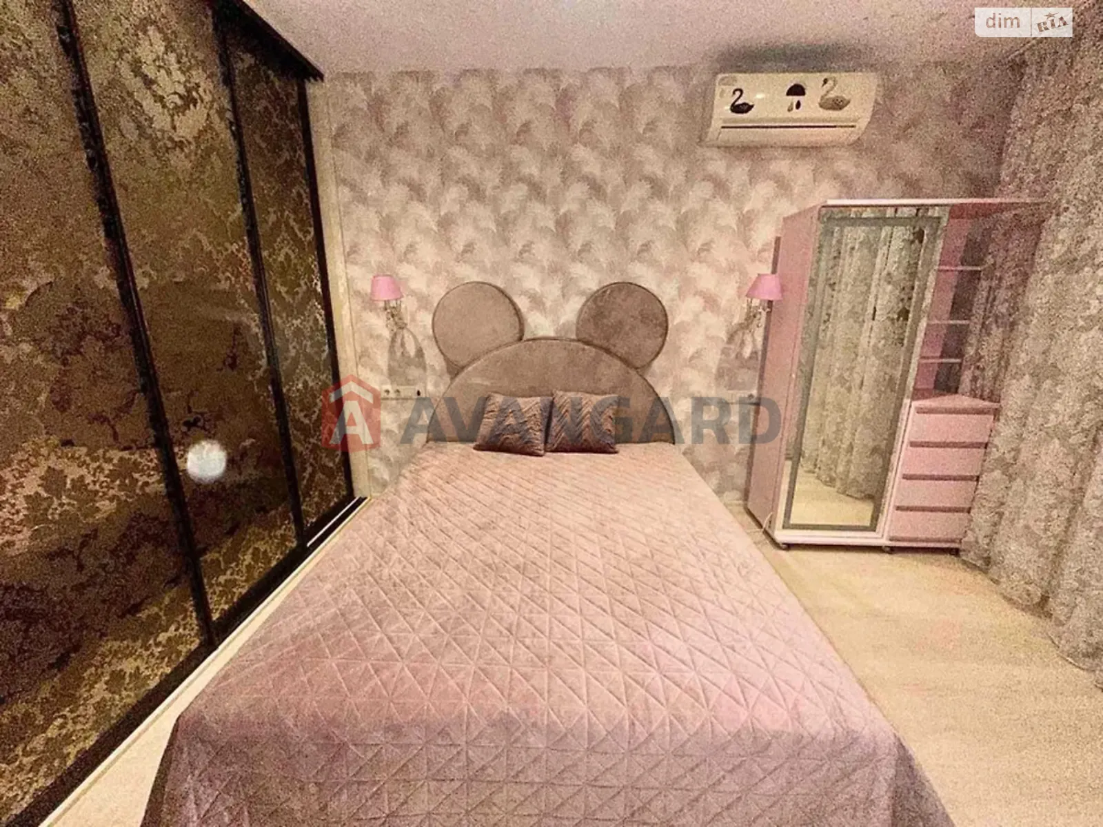 Продається 1-кімнатна квартира 56.4 кв. м у Києві, вул. Ахматової Анни, 30 - фото 1