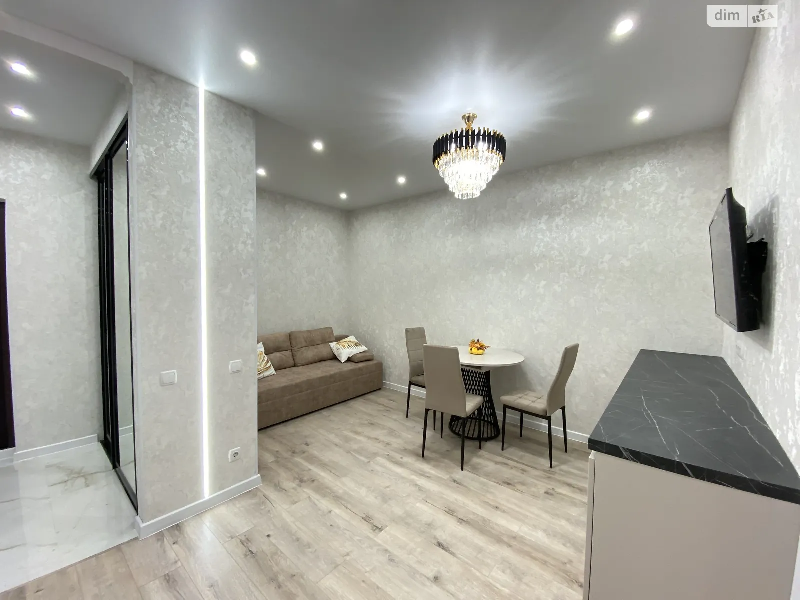 Продается 2-комнатная квартира 43.5 кв. м в Лиманке, ул. Жемчужная - фото 1