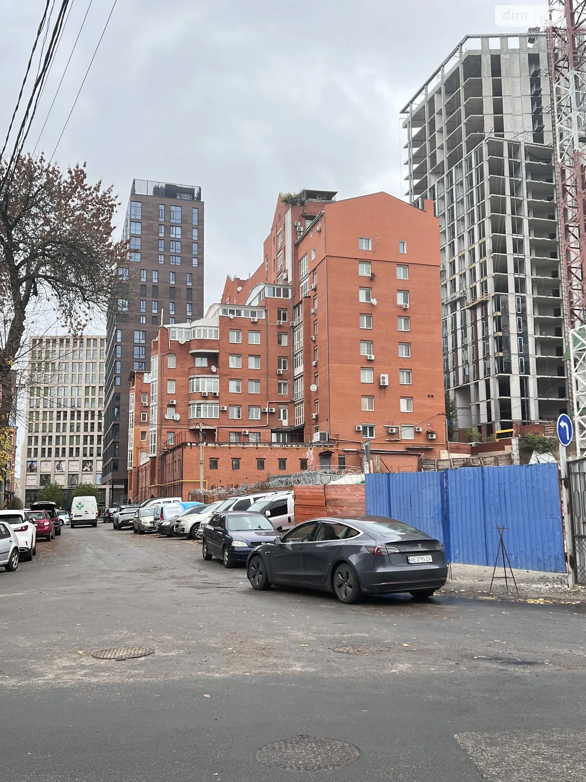 Продается подземный паркинг универсальный на 23.5 кв. м, цена: 24000 $ - фото 1