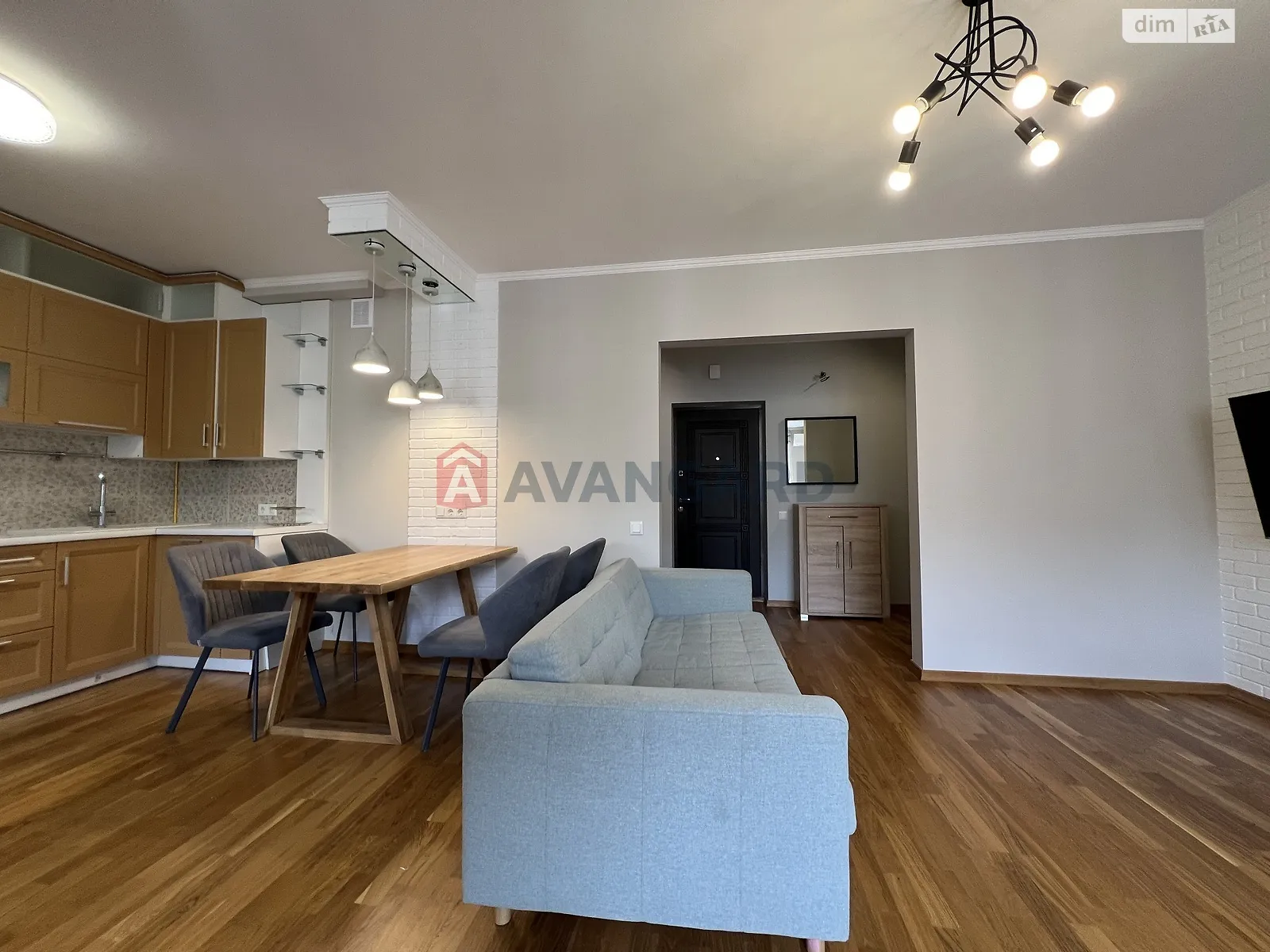 Сдается в аренду 1-комнатная квартира 64 кв. м в Львове, ул. Княгини Ольги, 100 - фото 1