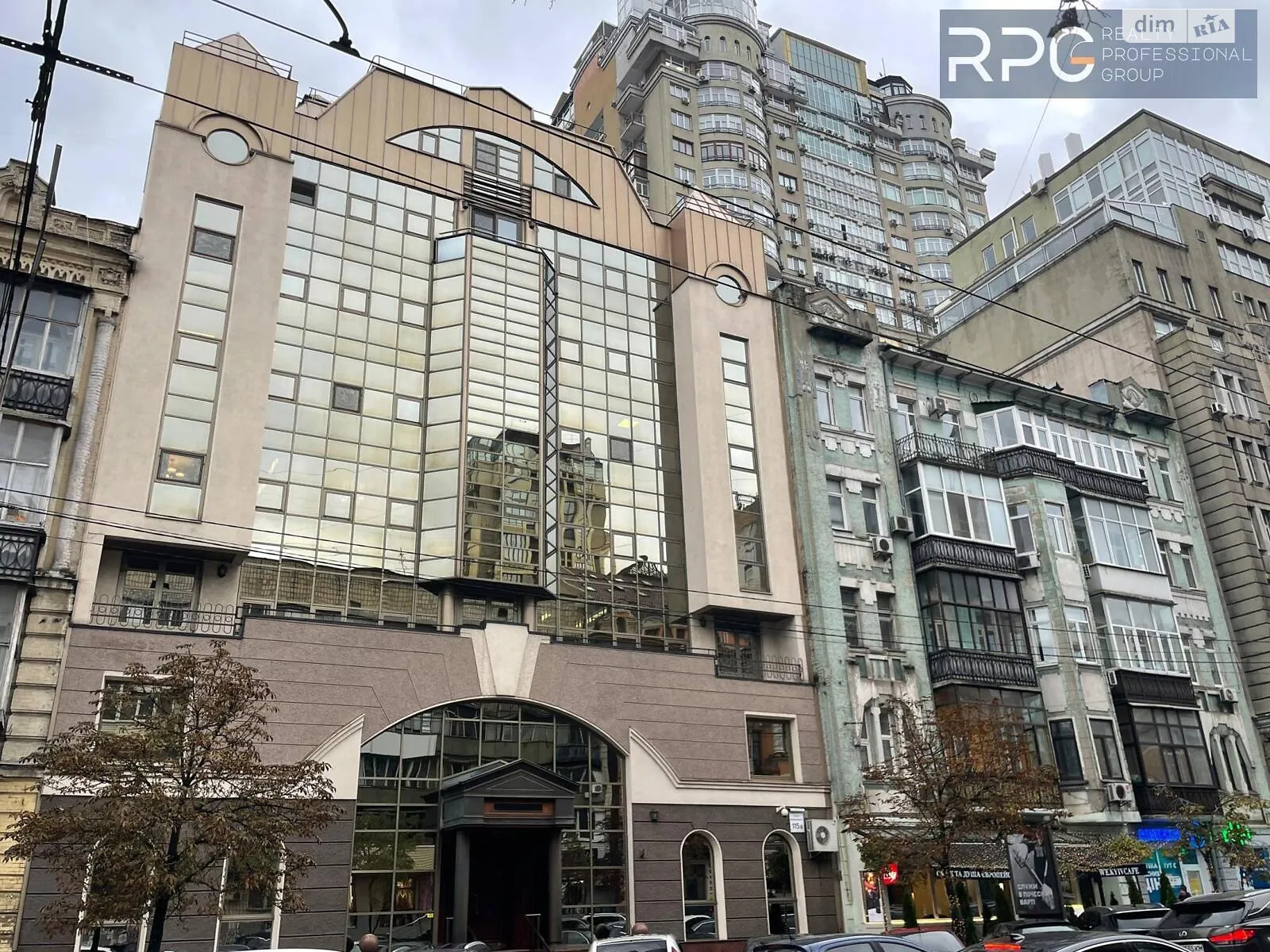 Сдается в аренду офис 1000 кв. м в бизнес-центре, цена: 20000 $ - фото 1