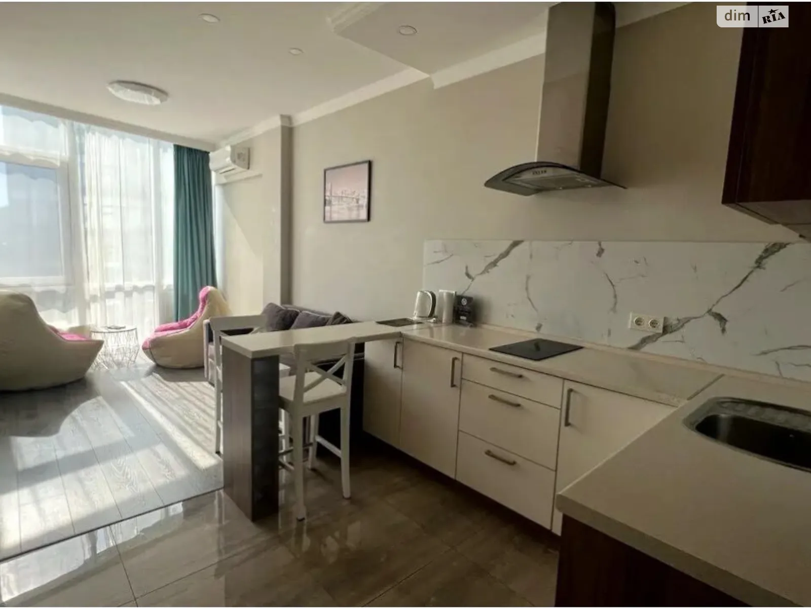 Сдается в аренду 1-комнатная квартира 45 кв. м в Одессе, плато Аркадийское(Гагаринское), 5/2 - фото 1